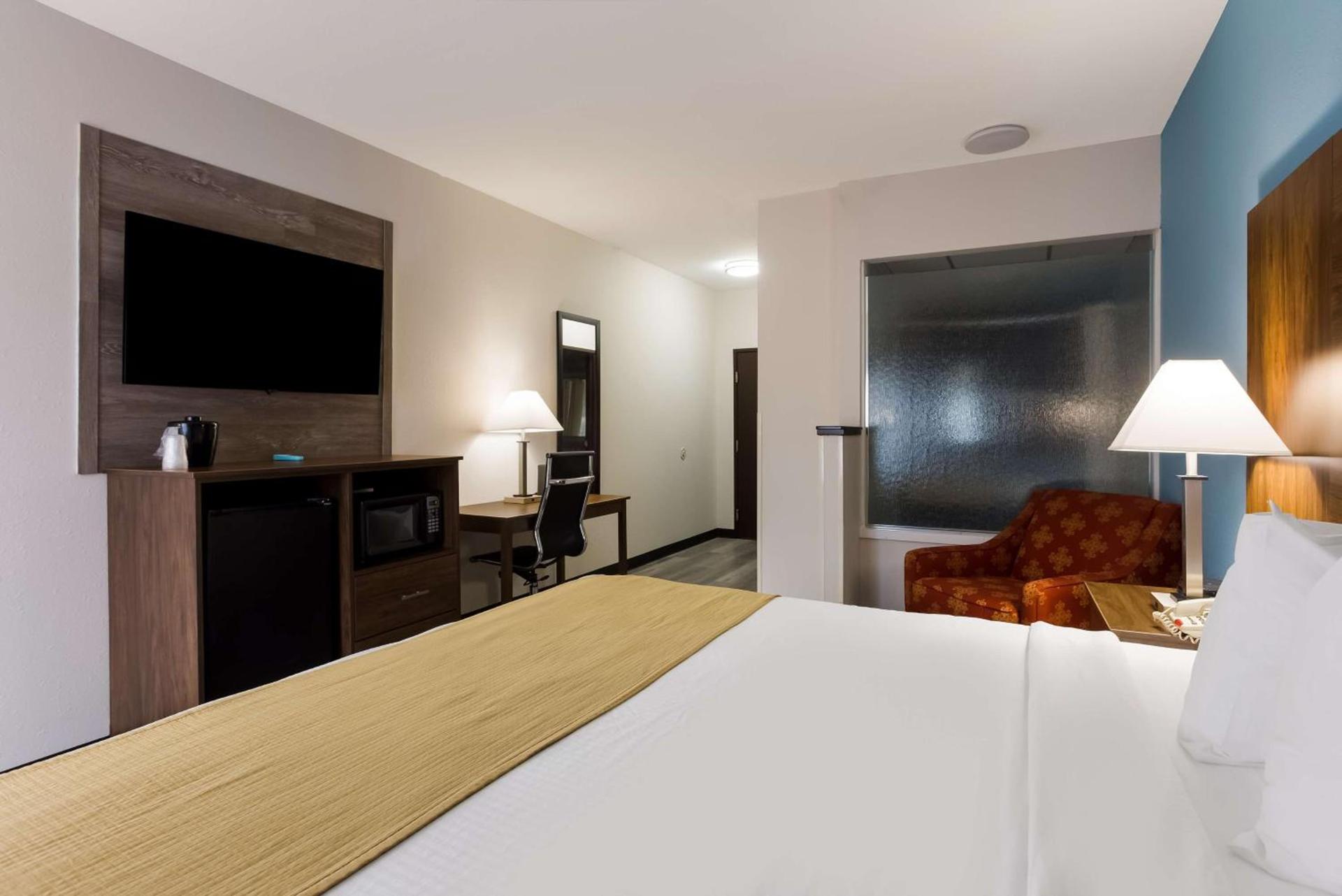 Best Western Crossroads Inn photo 13