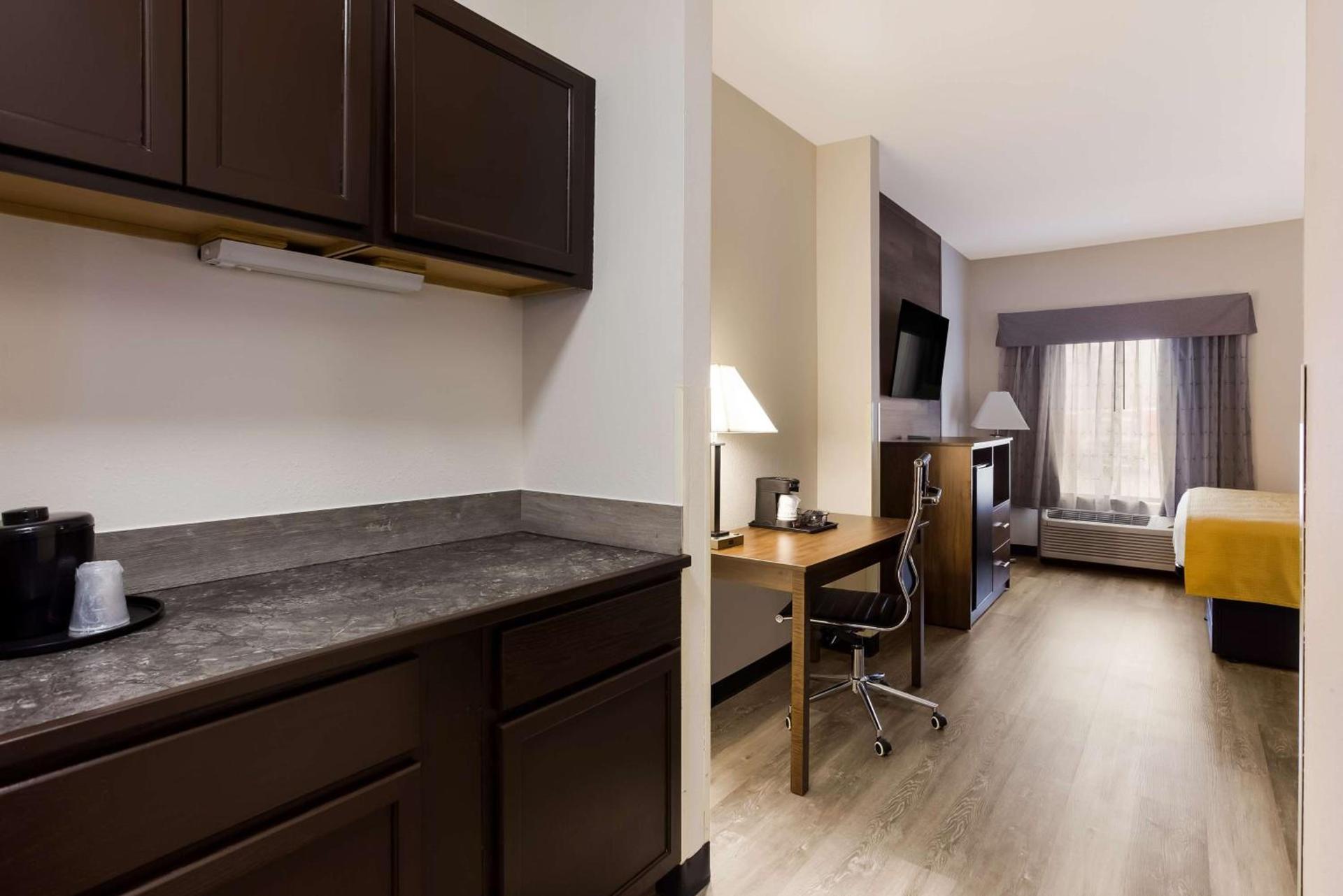 Best Western Crossroads Inn photo 17