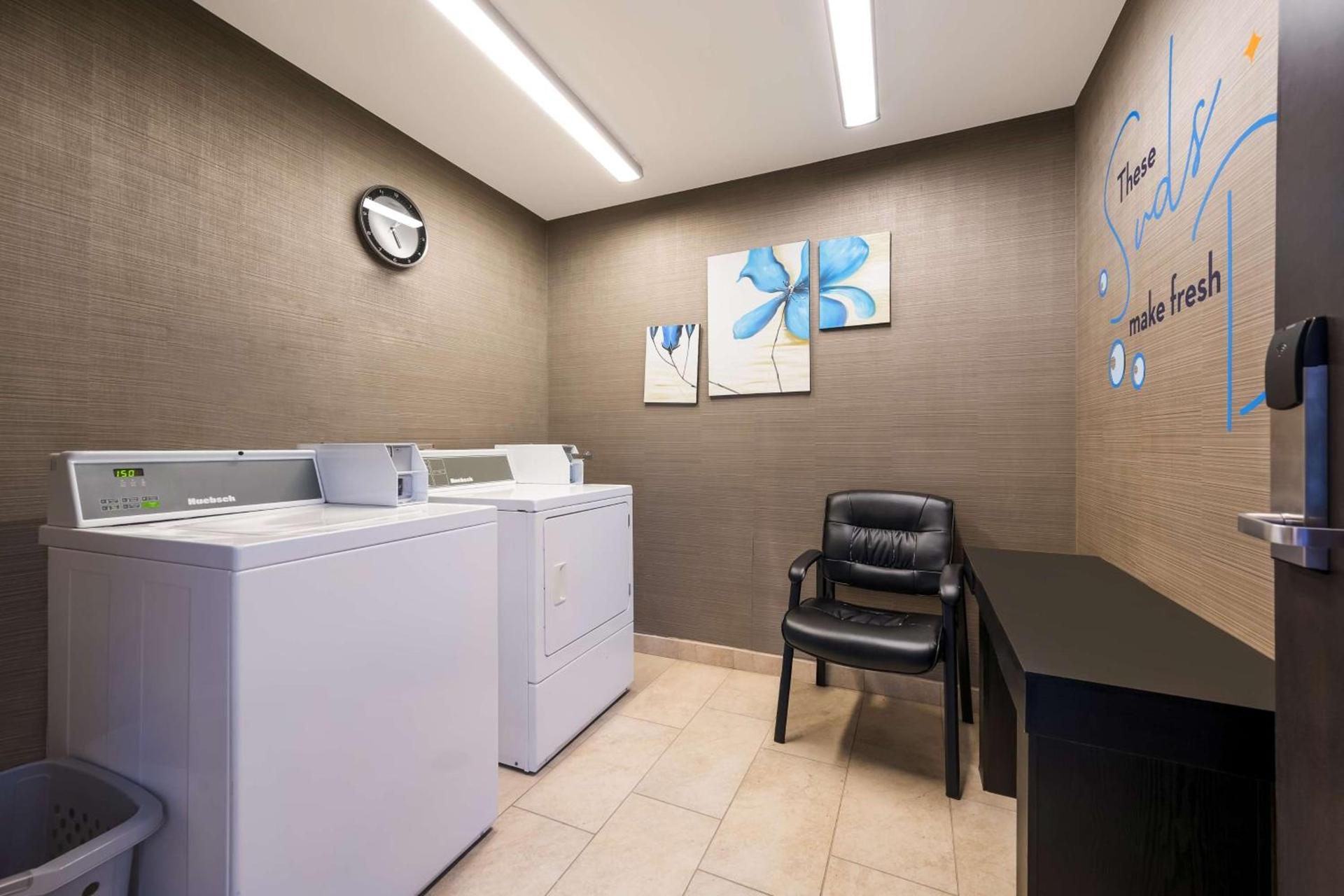 Sonesta Select Detroit Novi photo 34