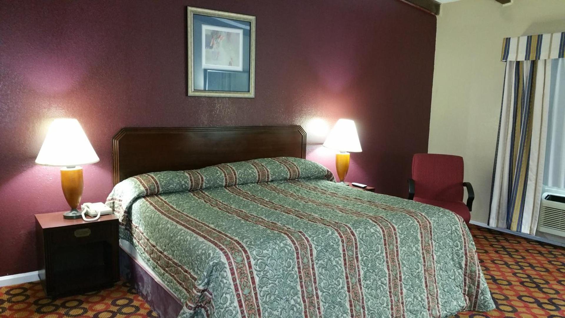 Executive Inn and Suites Waxahachie photo 15