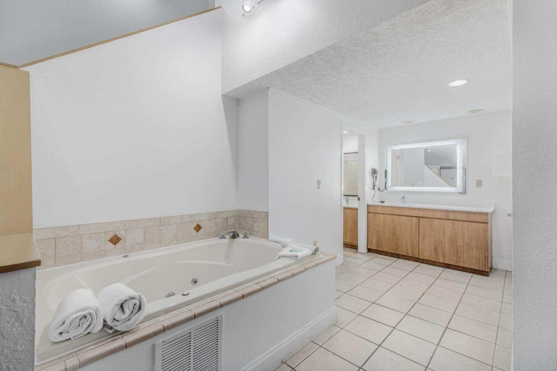 Crossroads Inn & Suites photo 91