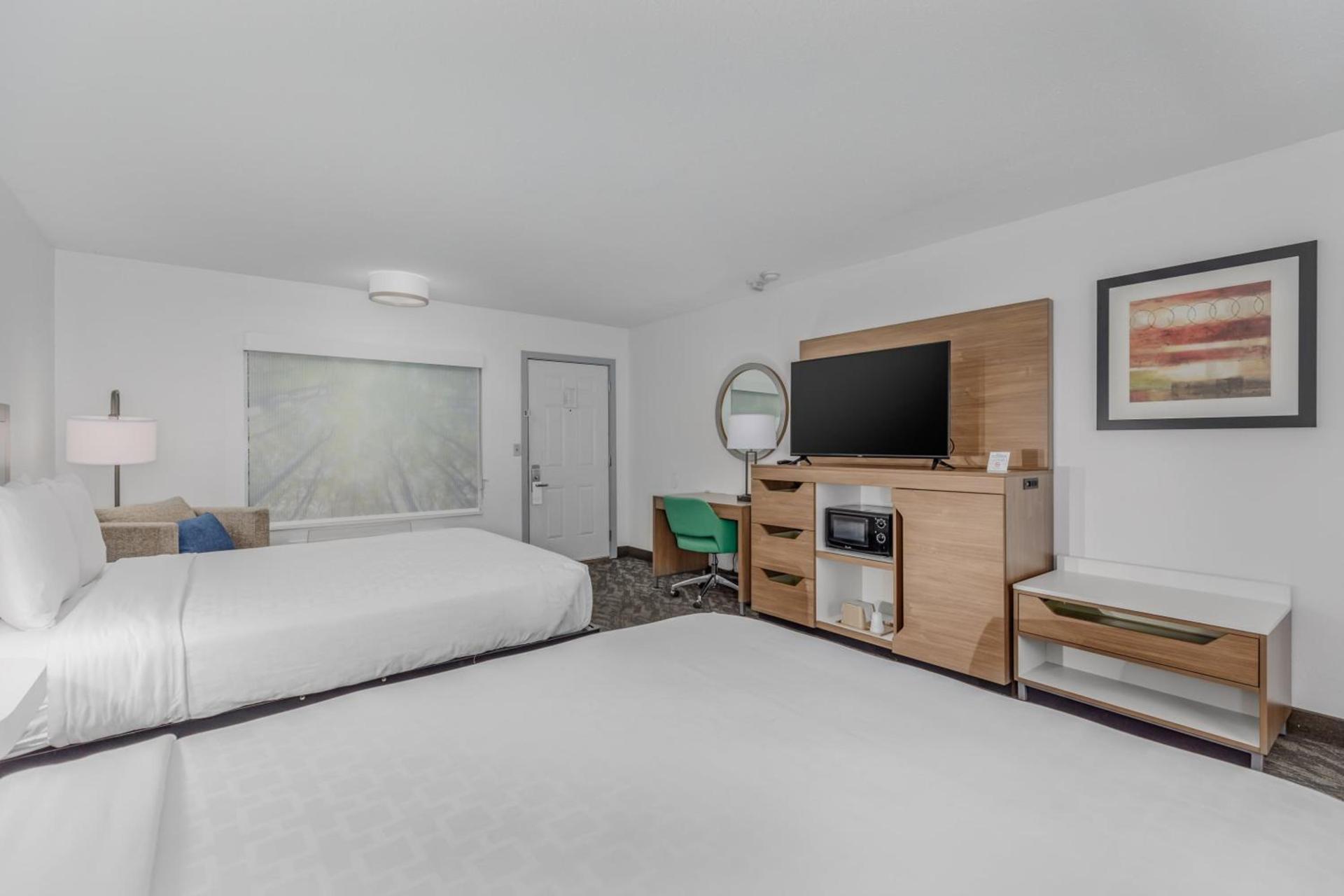 Crossroads Inn & Suites photo 96