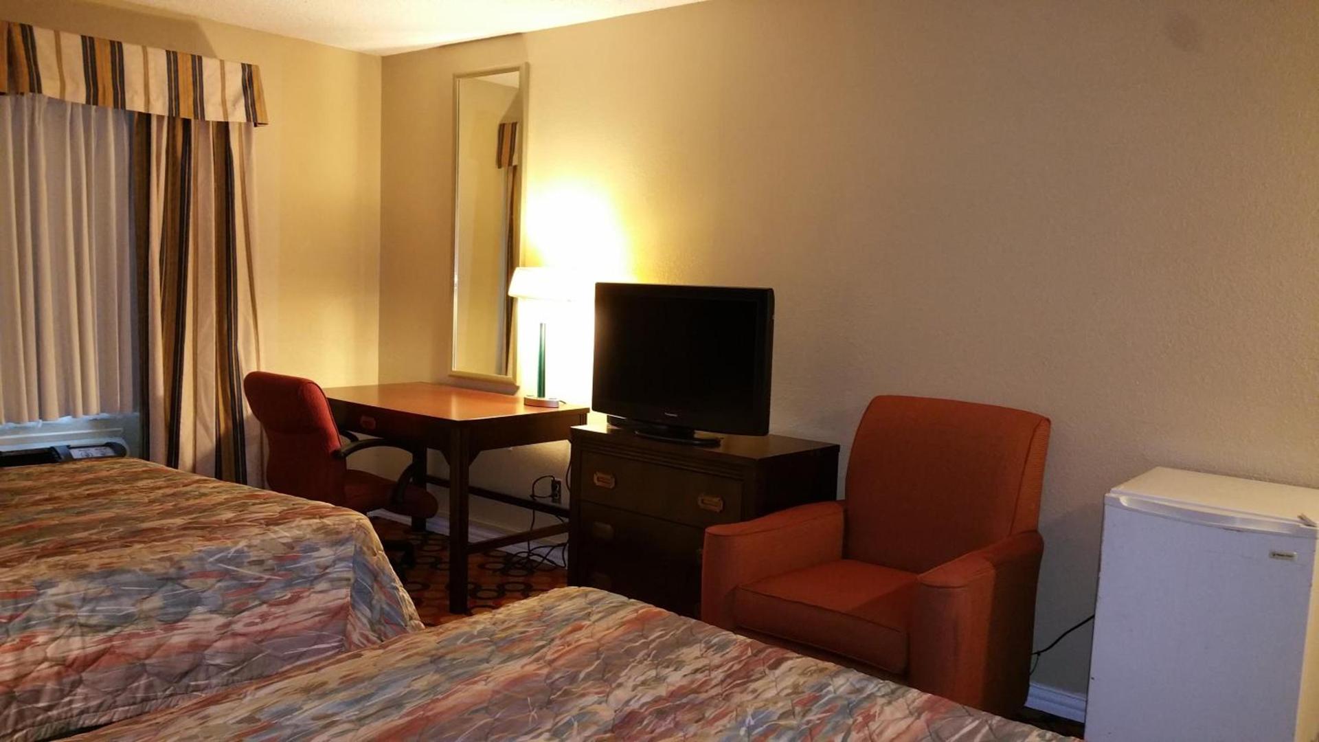 Executive Inn and Suites Waxahachie photo 16