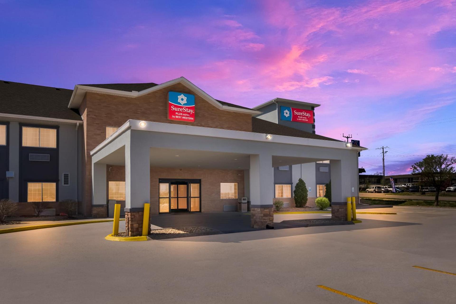 SureStay Plus Hotel by Best Western Topeka photo 14