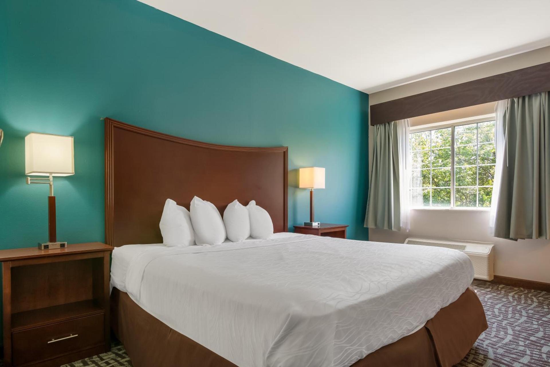 SureStay Plus Hotel by Best Western Topeka photo 26