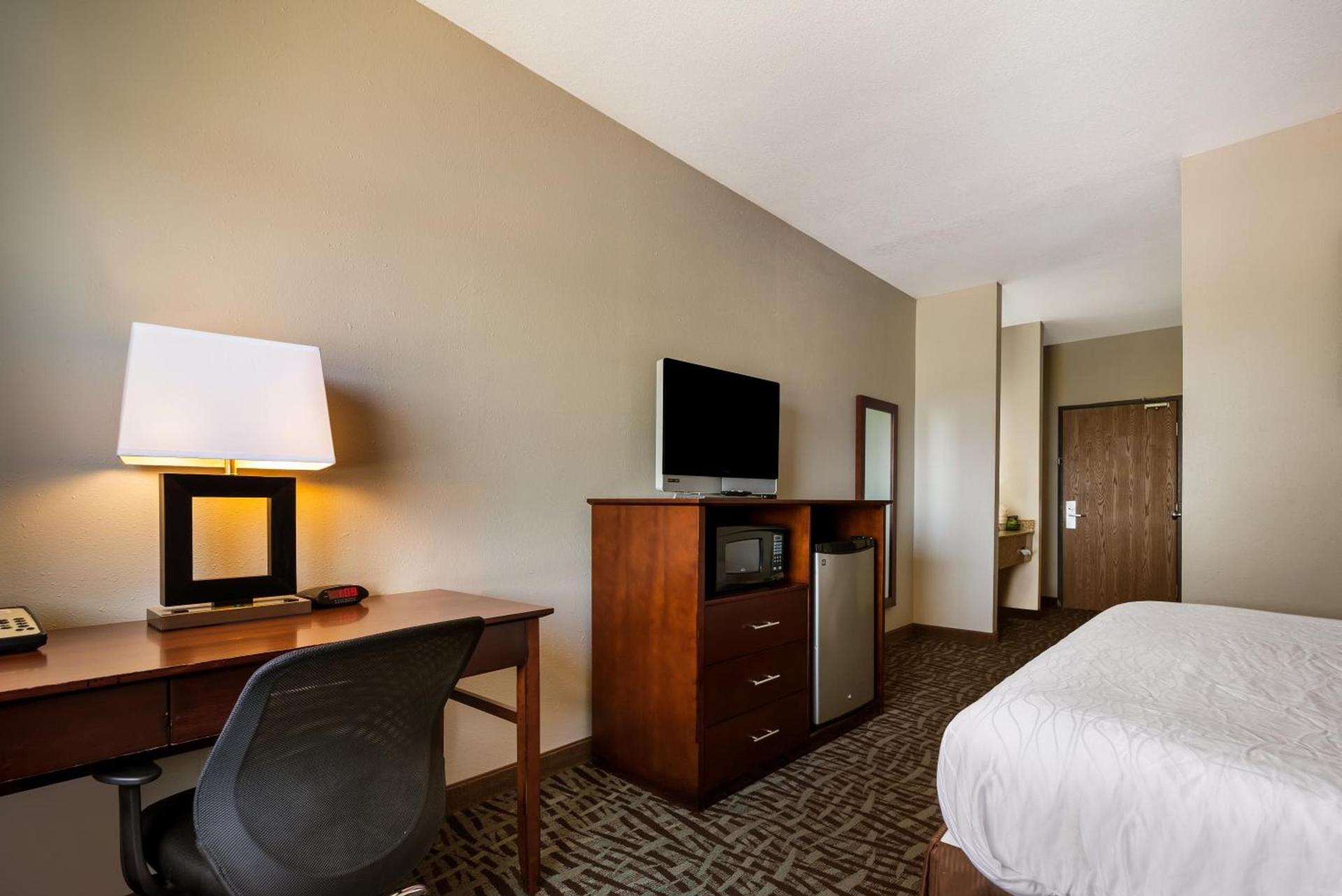 SureStay Plus Hotel by Best Western Topeka photo 28