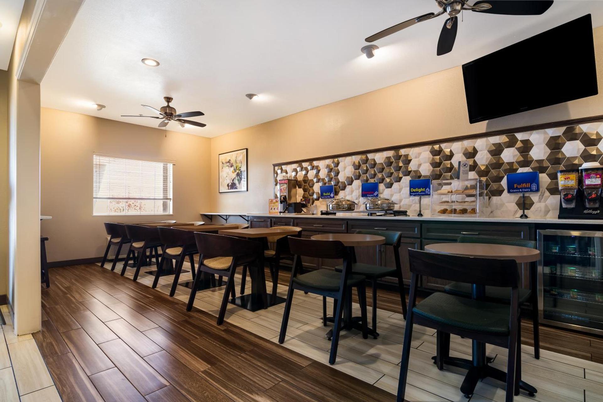 SureStay Plus Hotel by Best Western Topeka photo 29