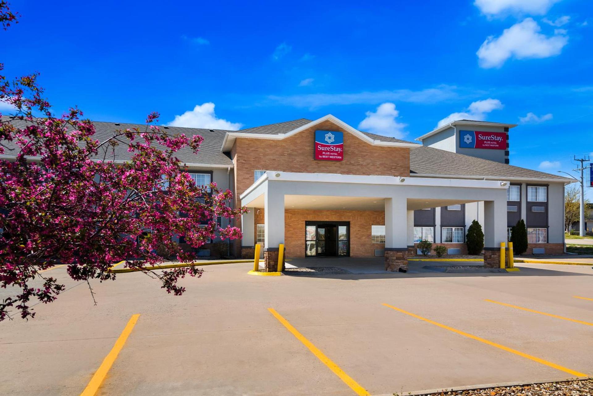SureStay Plus Hotel by Best Western Topeka photo 36