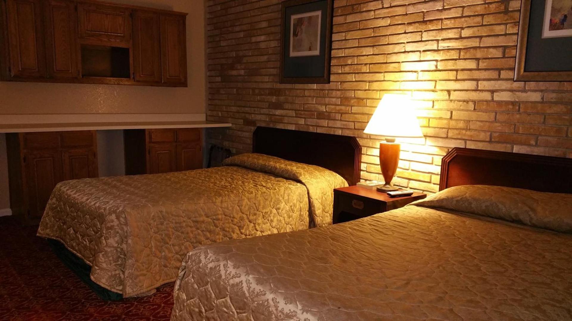 Executive Inn and Suites Waxahachie photo 11