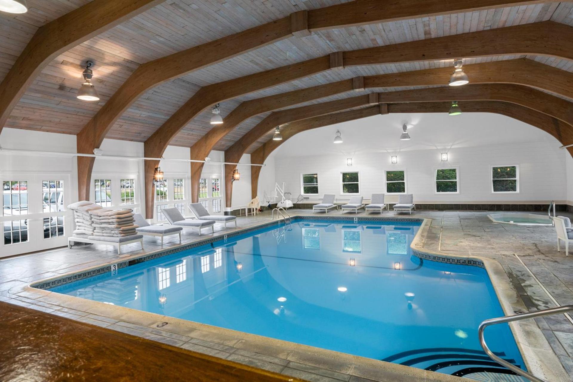 Nantucket Inn photo 11