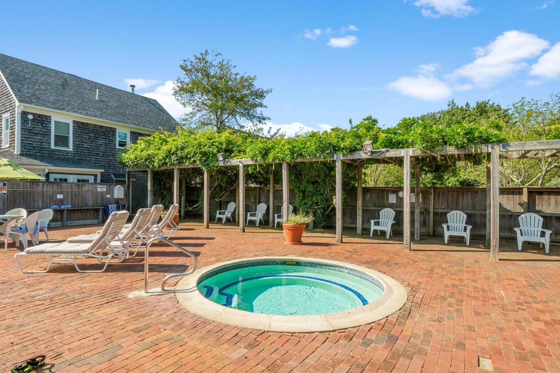 Nantucket Inn photo 32