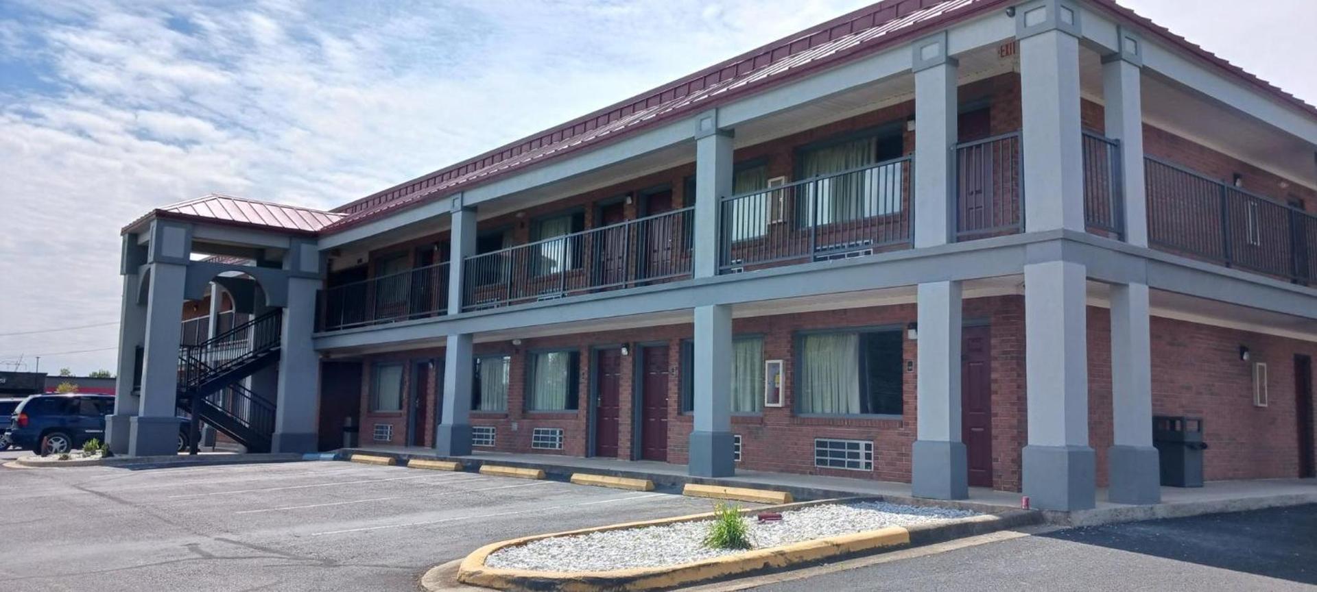 Red Roof Inn & Suites Scottsboro photo 3