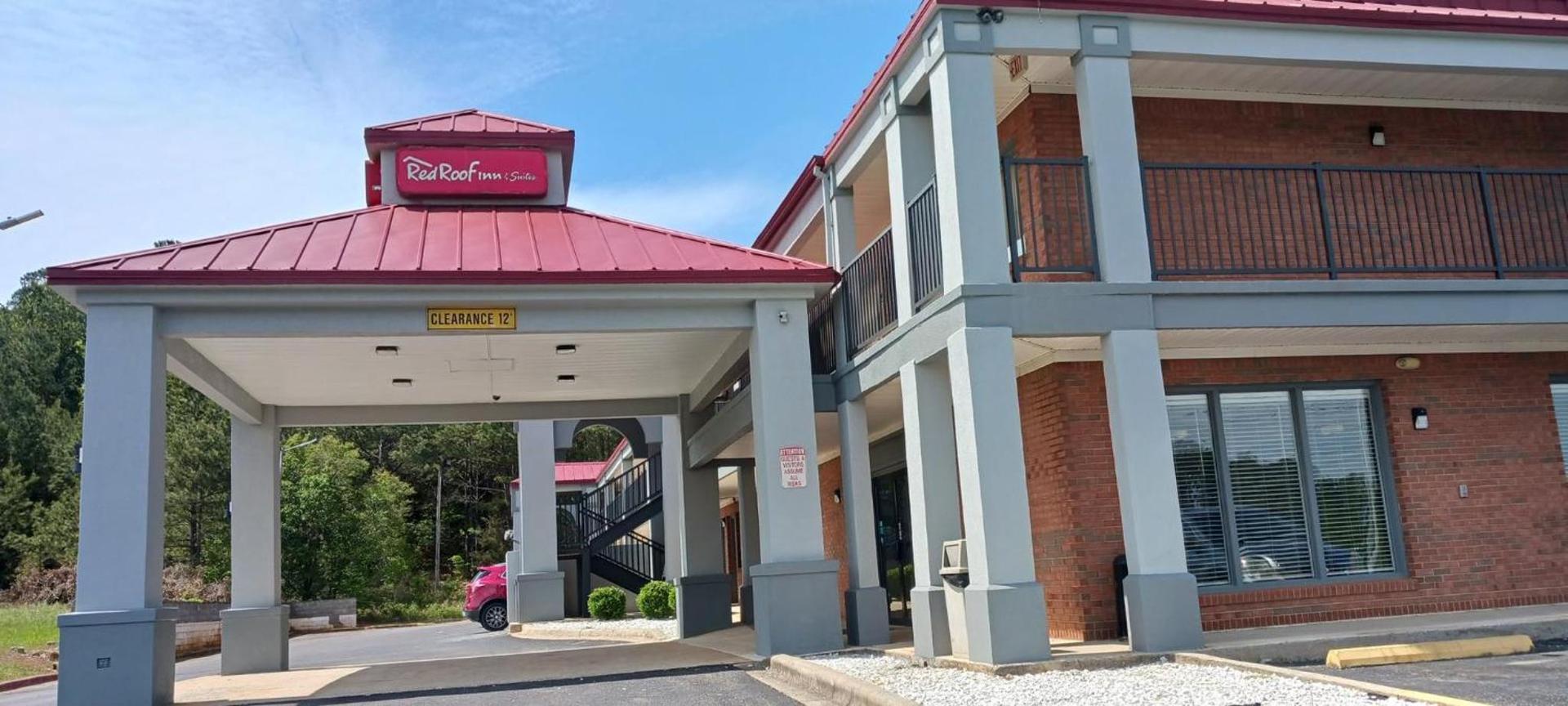Red Roof Inn & Suites Scottsboro photo 5