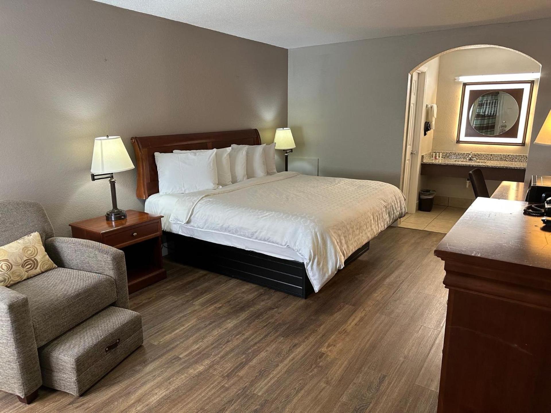 NATION'S INN of Wake County - Raleigh Crabtree photo 18