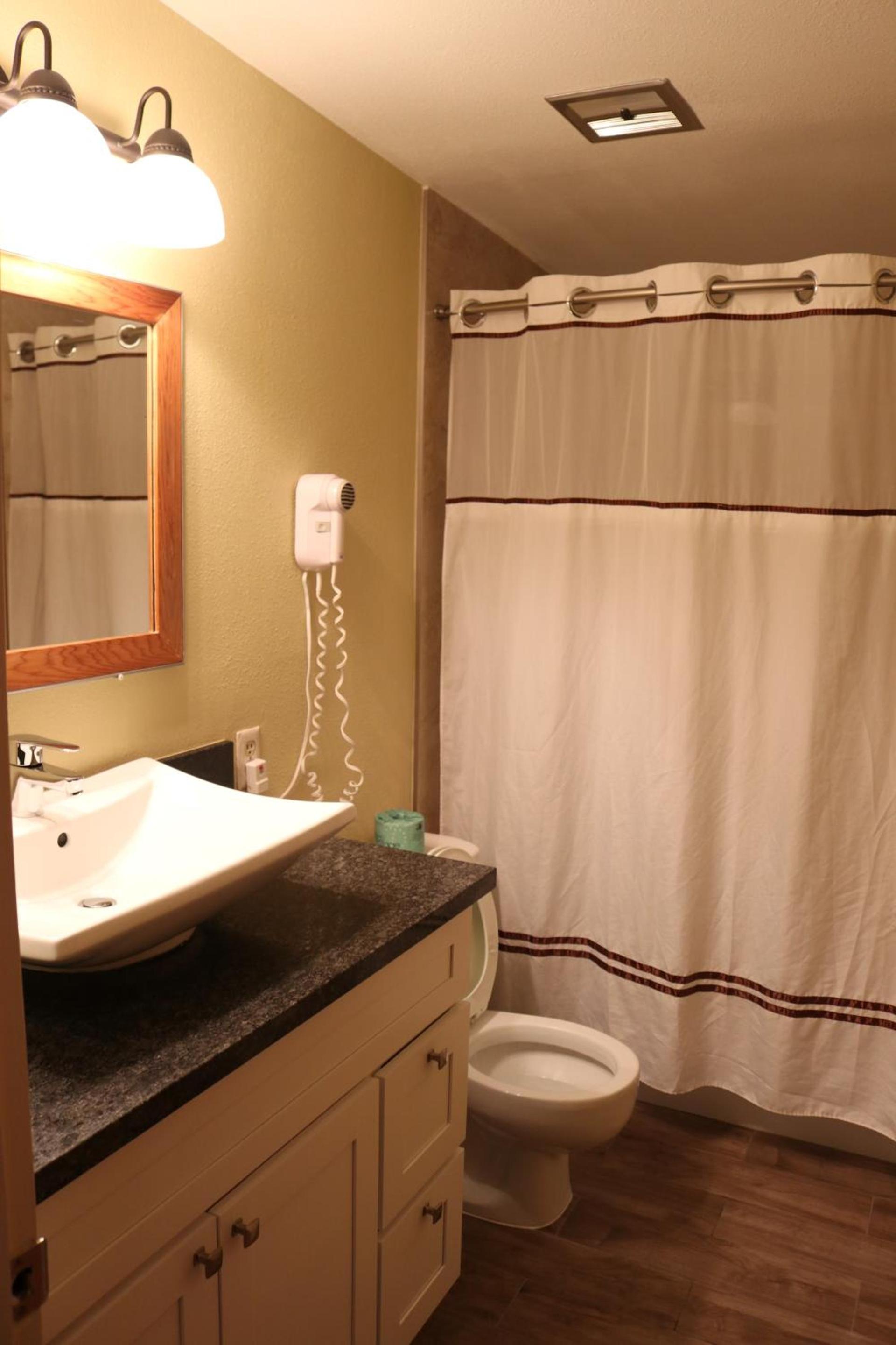 Lake View Lodge photo 12