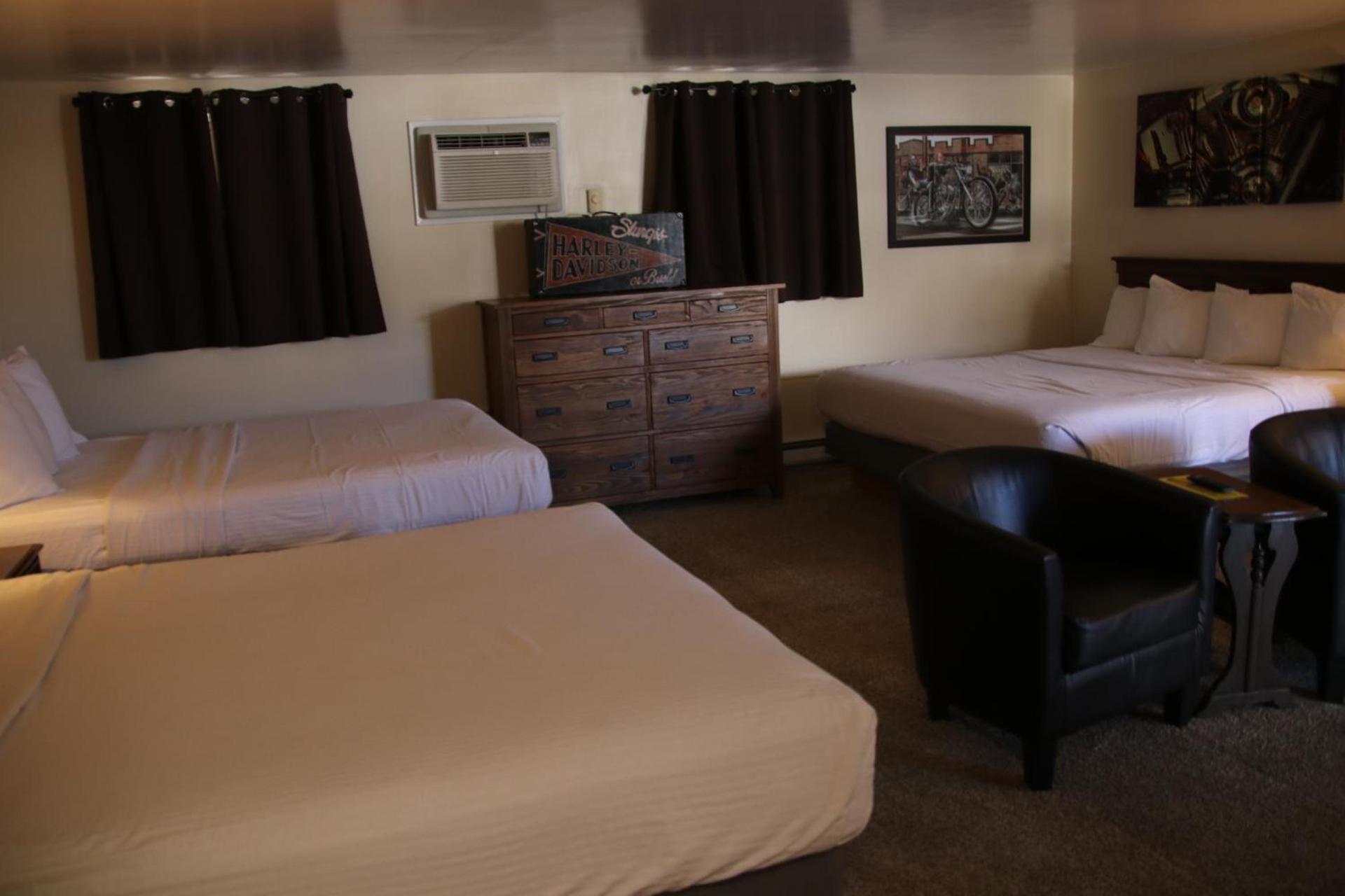Townhouse Motel photo 25