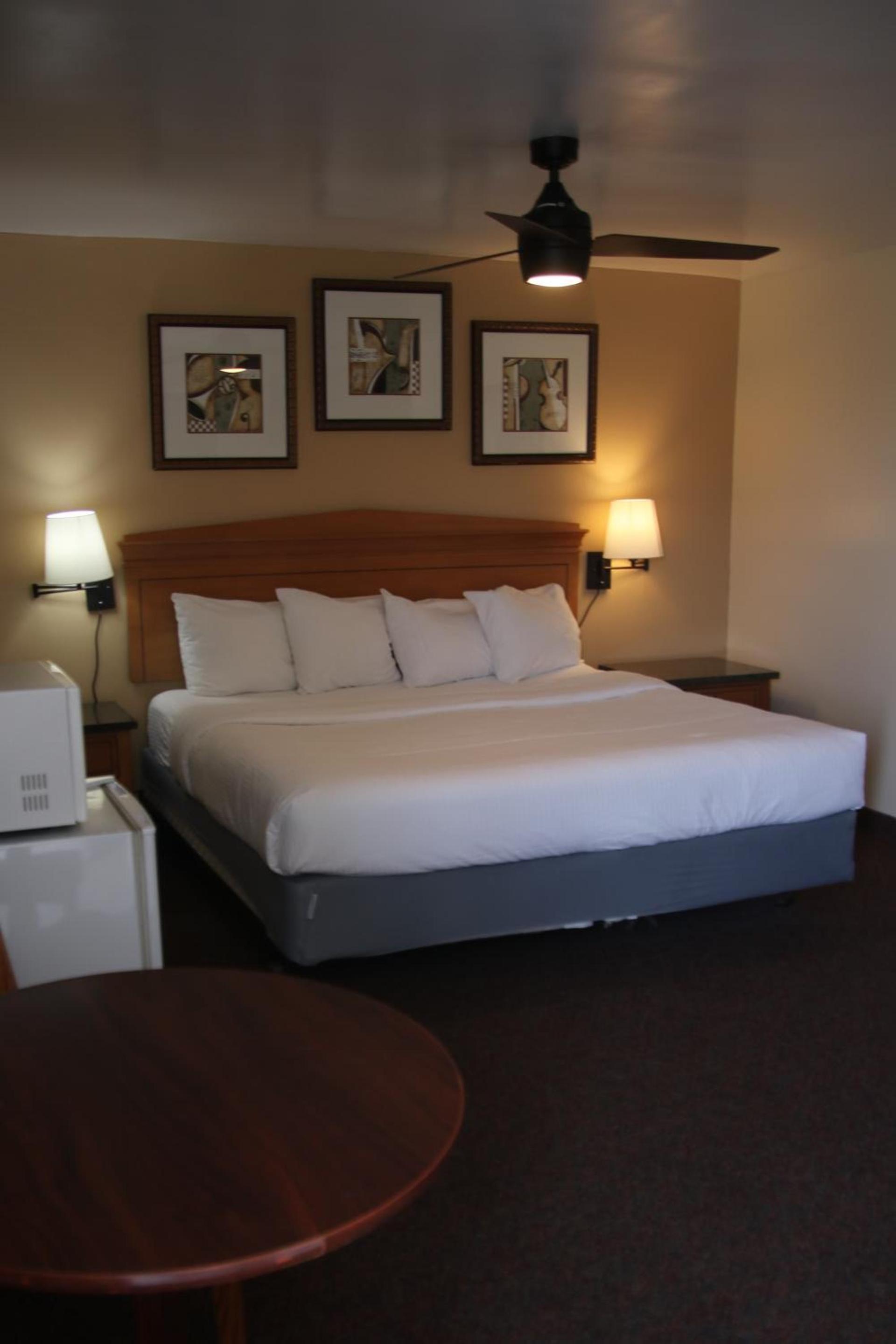 Townhouse Motel photo 29