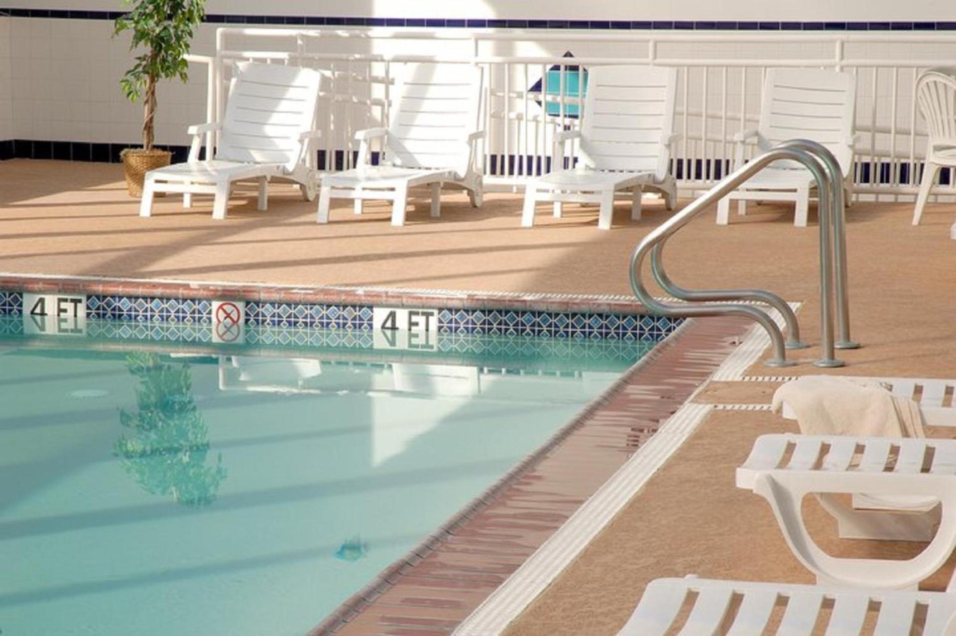 Watson's Regency Suites photo 38