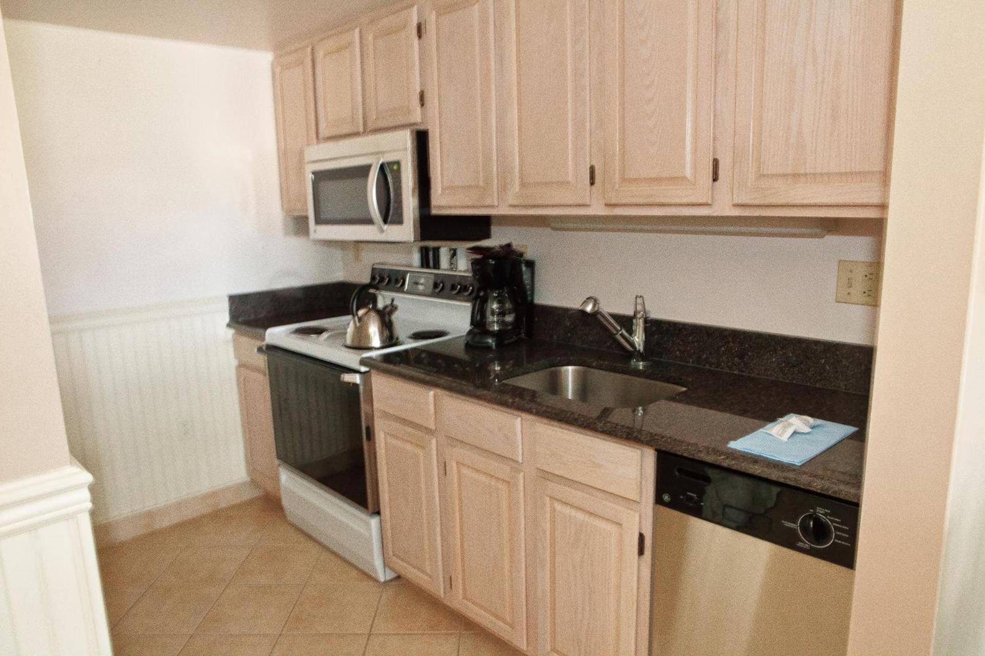 Watson's Regency Suites photo 5