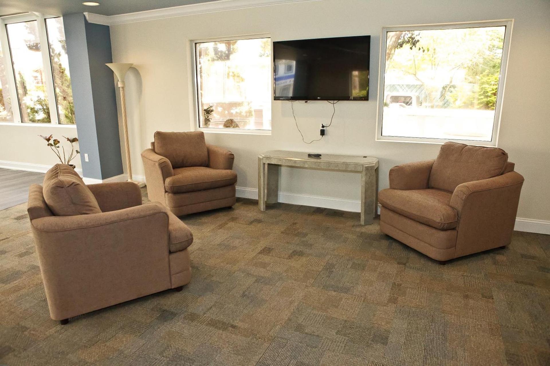 Watson's Regency Suites photo 7