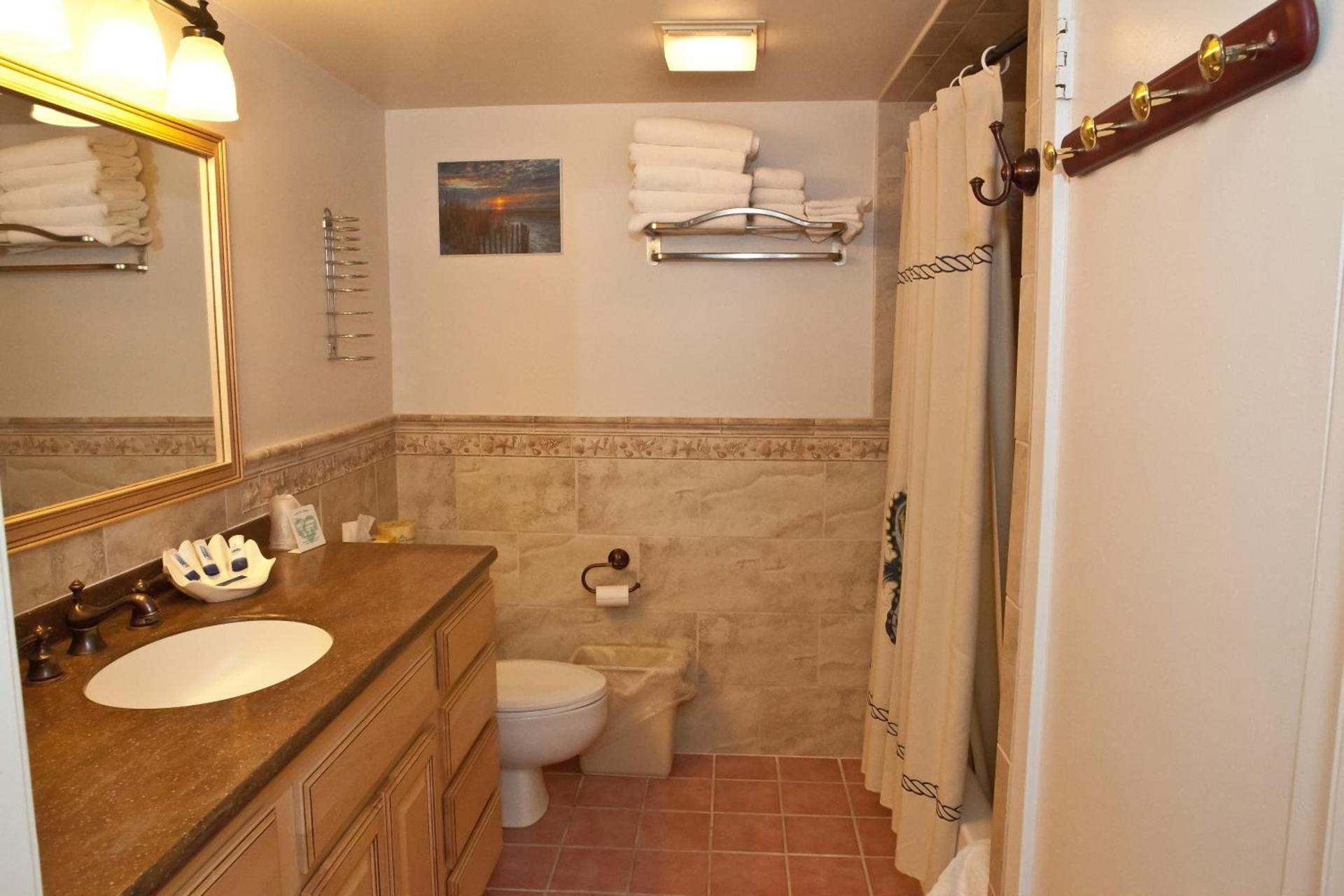 Watson's Regency Suites photo 39