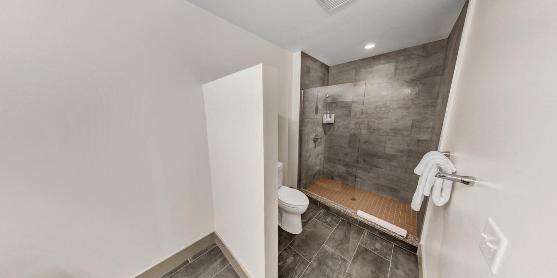 Kimpton Schofield Hotel by IHG photo 70