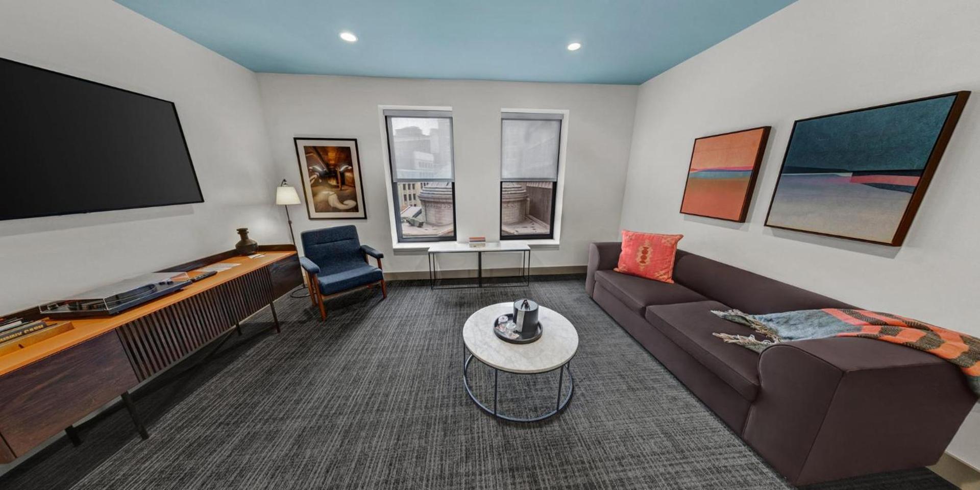 Kimpton Schofield Hotel by IHG photo 31