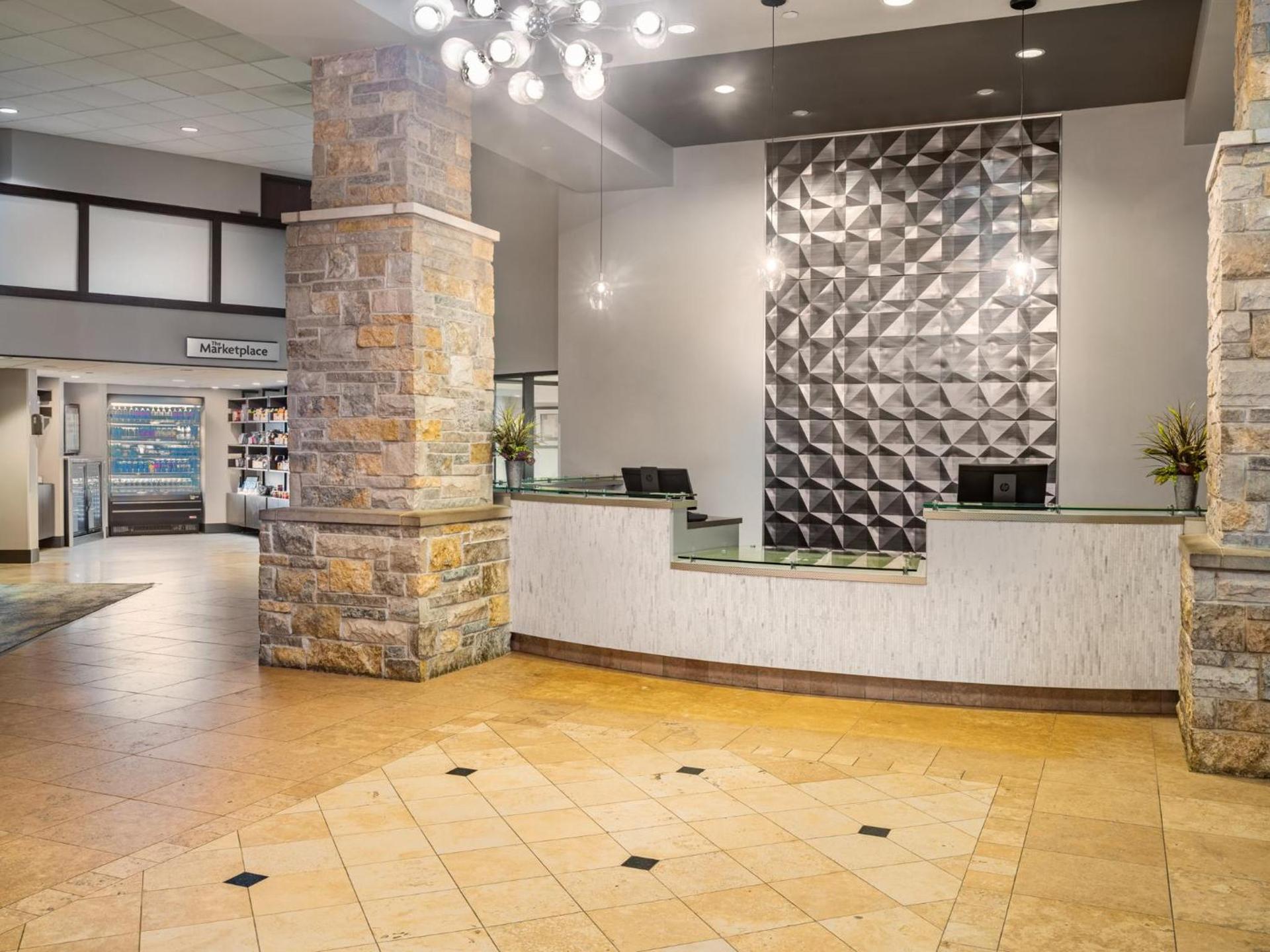 Crowne Plaza Milwaukee Airport by IHG photo 12