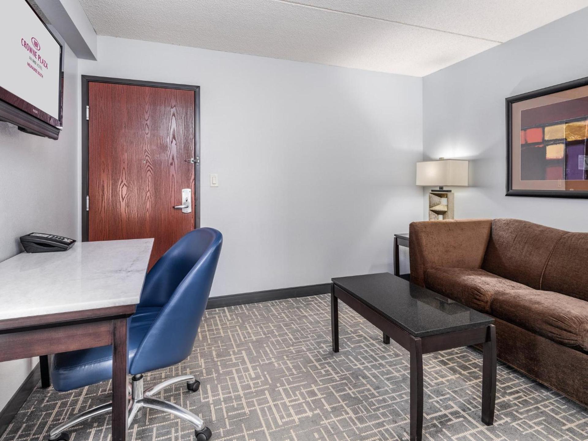 Crowne Plaza Milwaukee Airport by IHG photo 77