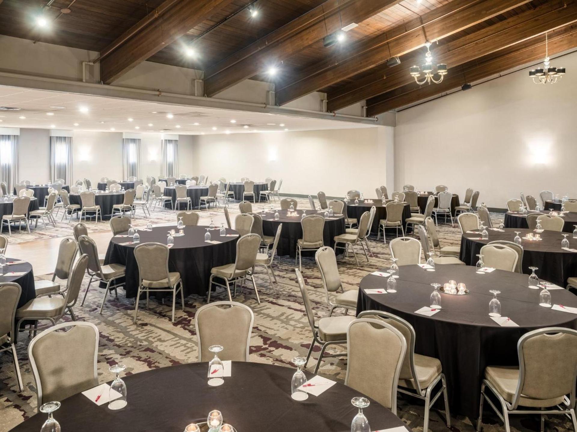 Crowne Plaza Milwaukee Airport by IHG photo 61