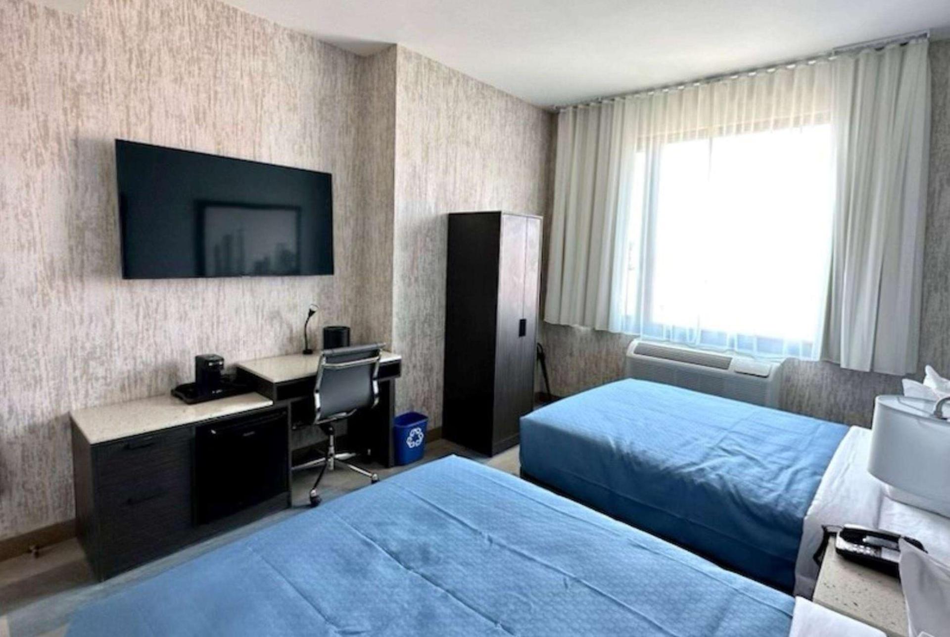 Super 8 by Wyndham Brooklyn Pennsylvania Ave photo 4