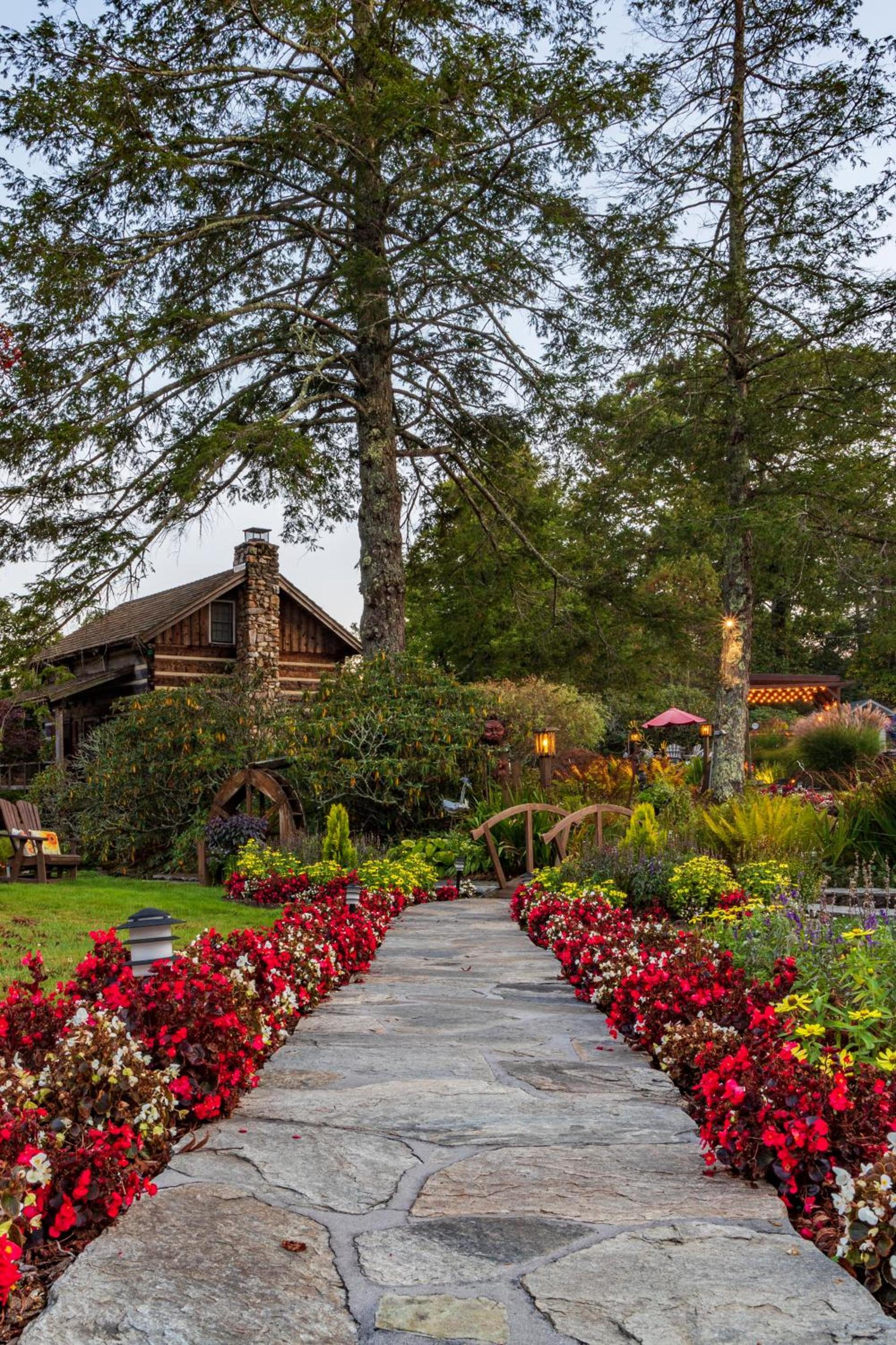 Azalea Garden Inn photo 3