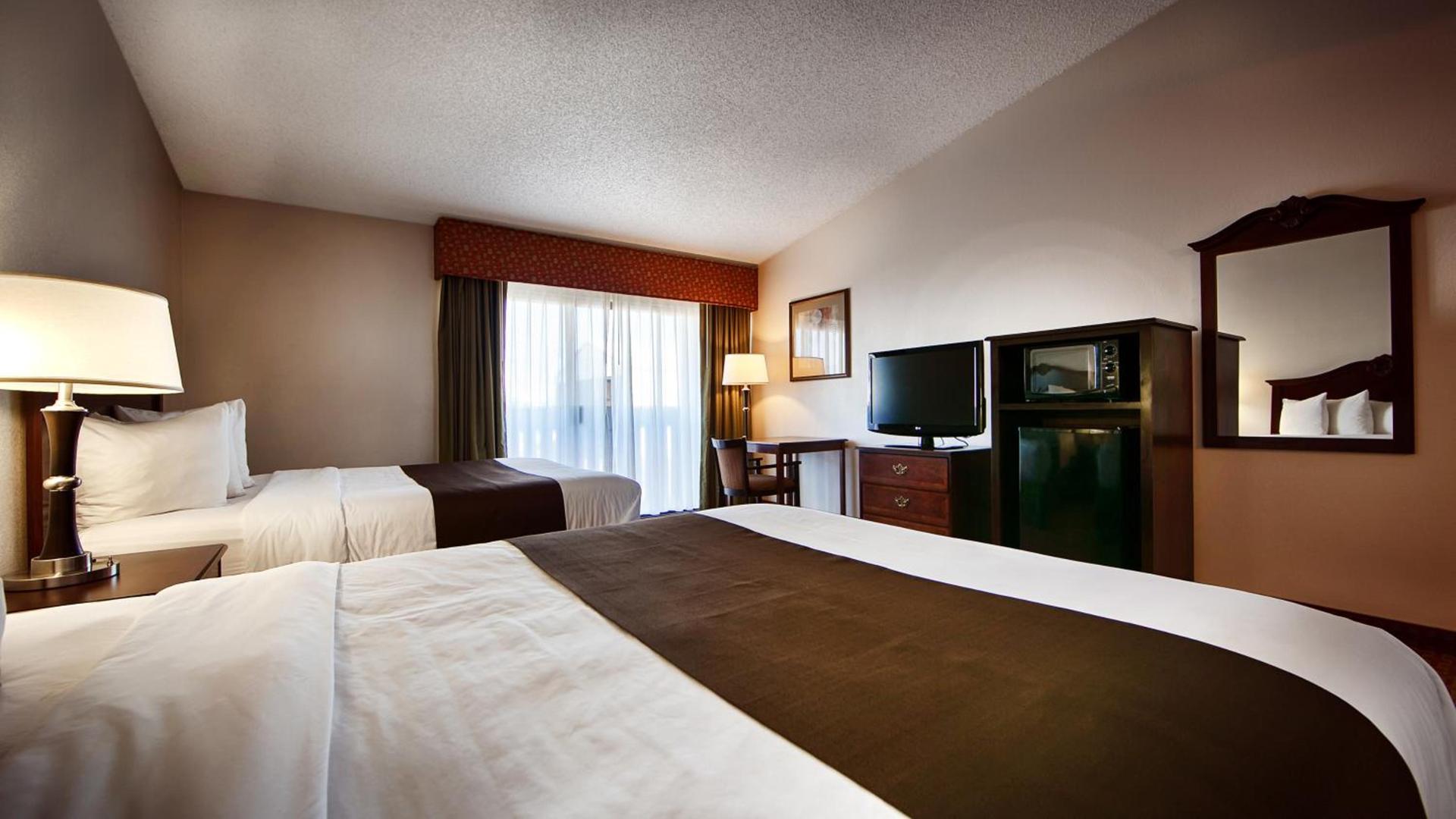 Best Western Chieftain Inn photo 25