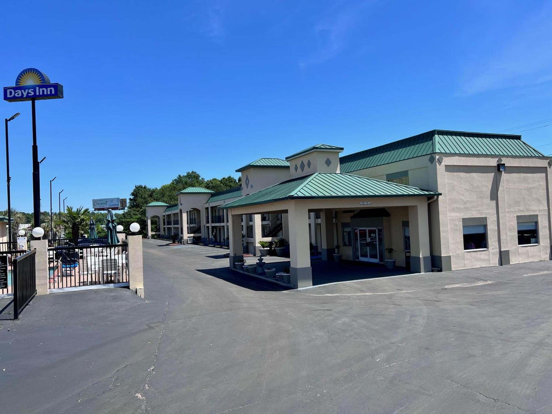 Days Inn by Wyndham Greenville — hotel in Greenville