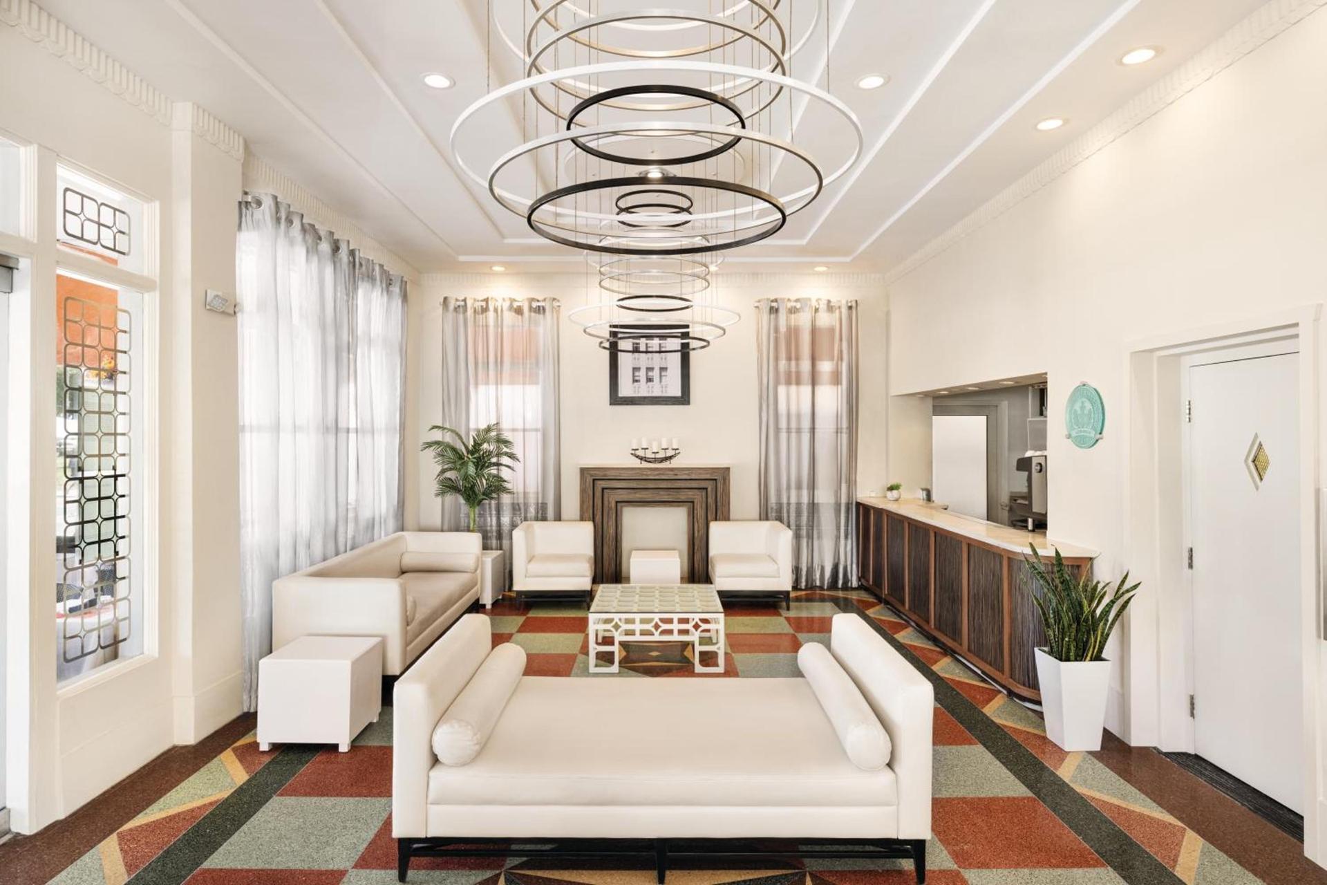 Waldorf Towers South Beach photo 3