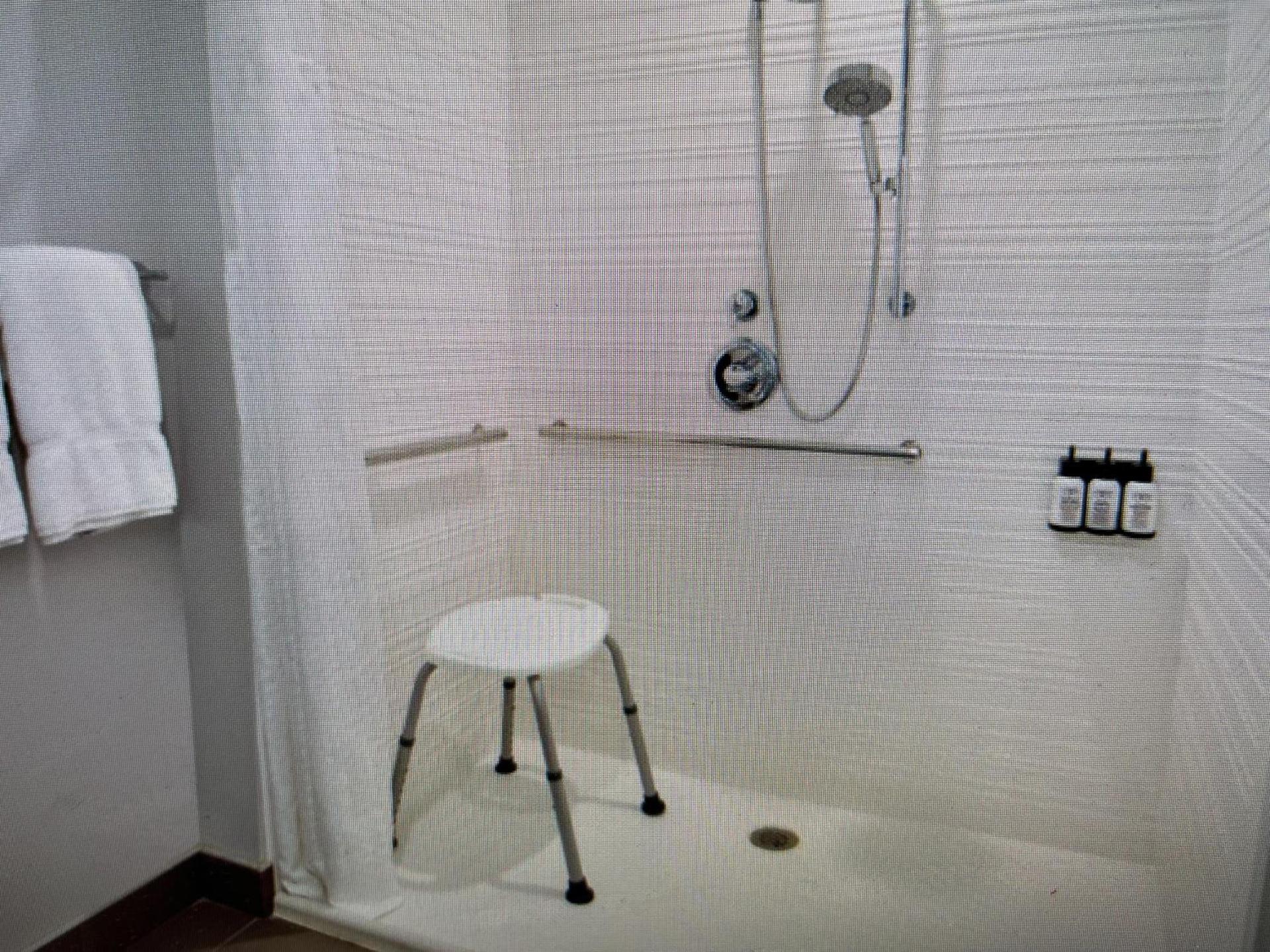 avid hotels - Detroit - Warren by IHG photo 7