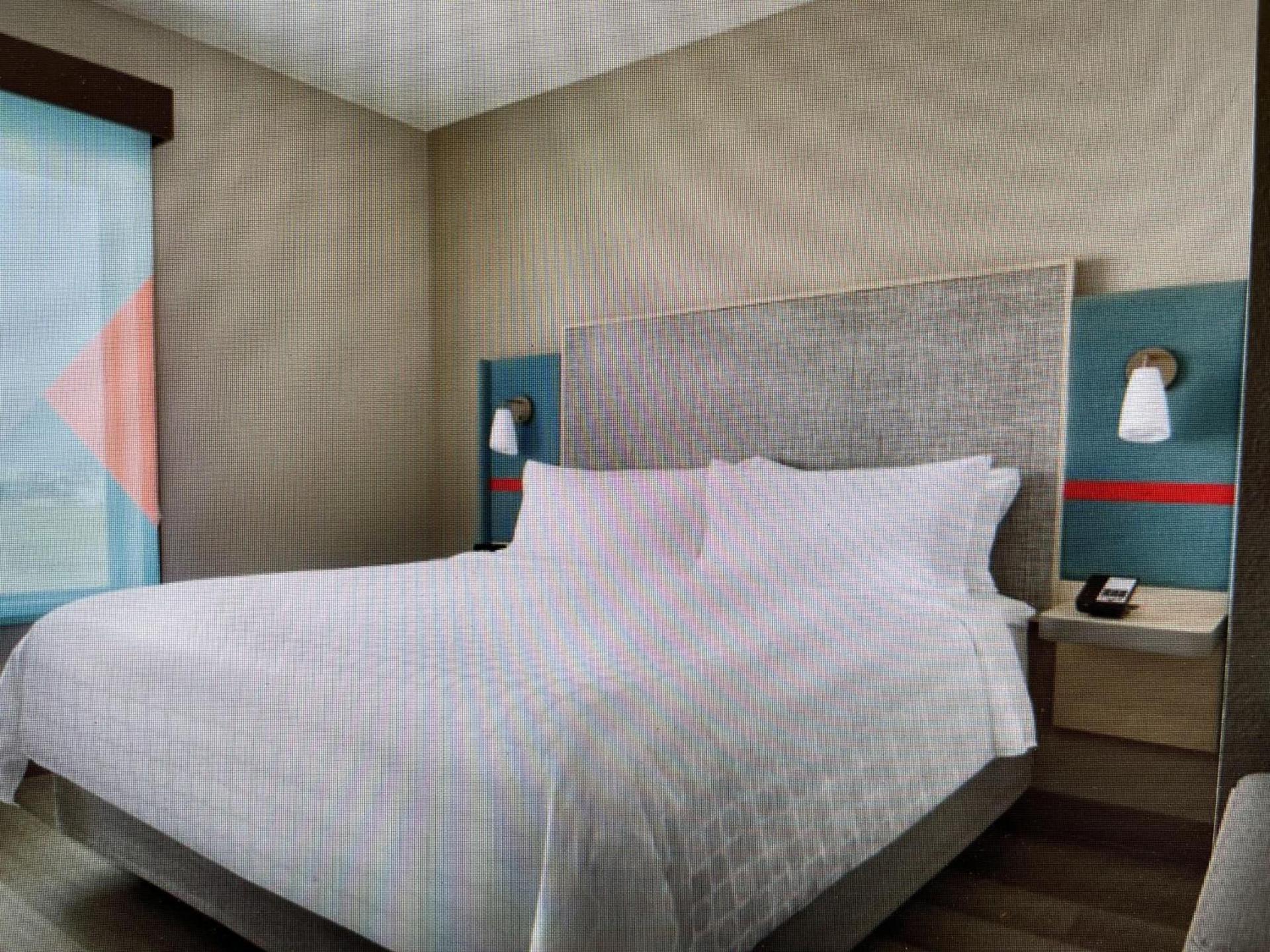 avid hotels - Detroit - Warren by IHG photo 4