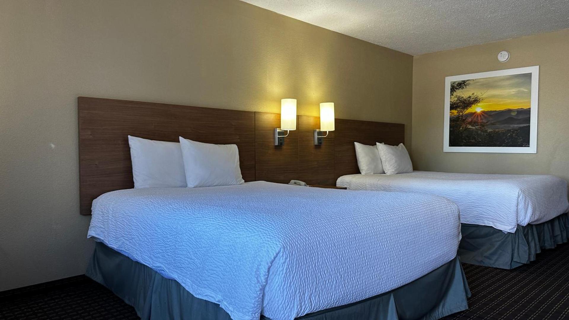 Days Inn By Wyndham Lexington-Columbia photo 6