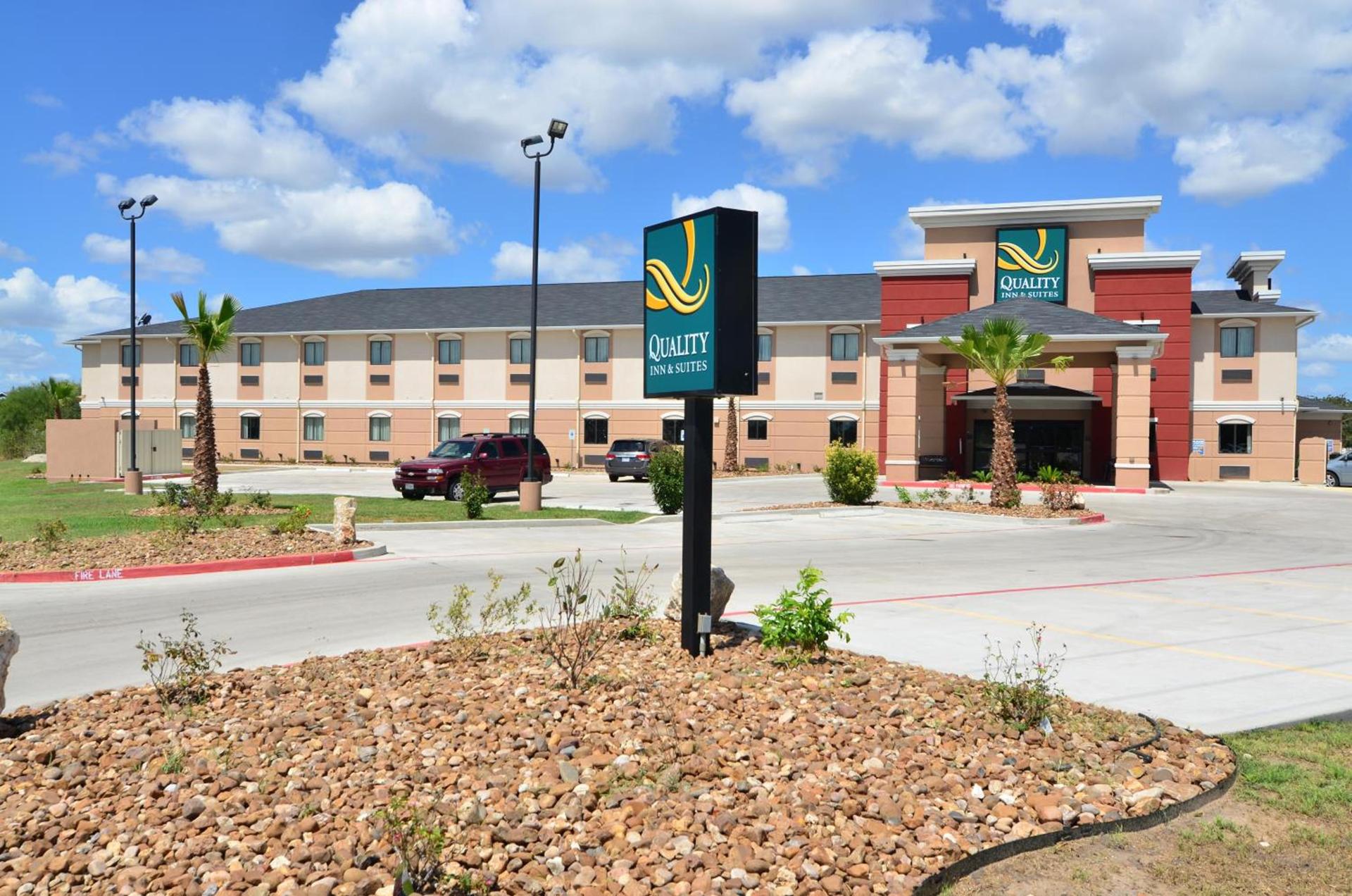 Quality Inn & Suites Kenedy - Karnes City photo 2