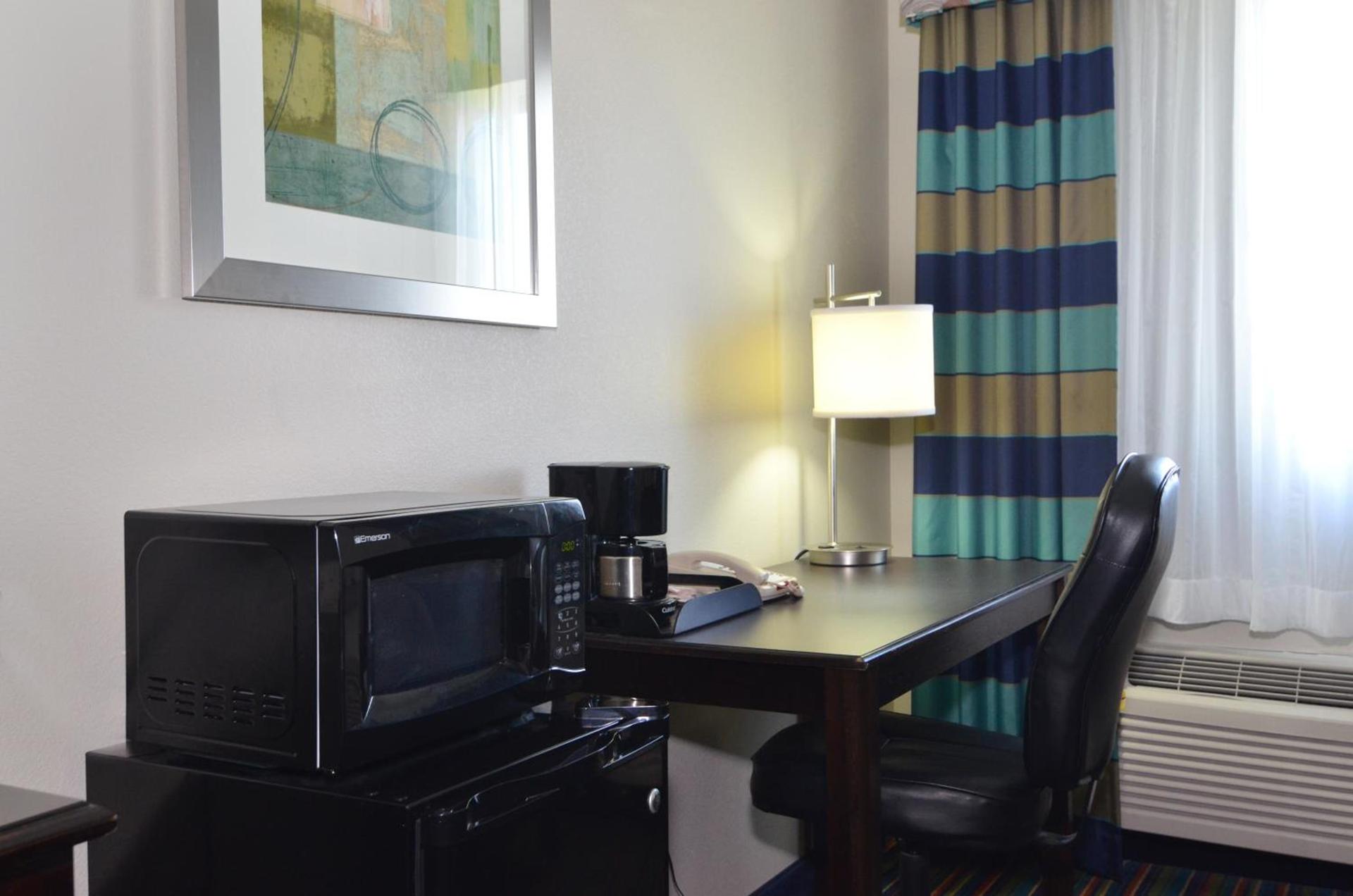 Quality Inn & Suites Kenedy - Karnes City photo 11