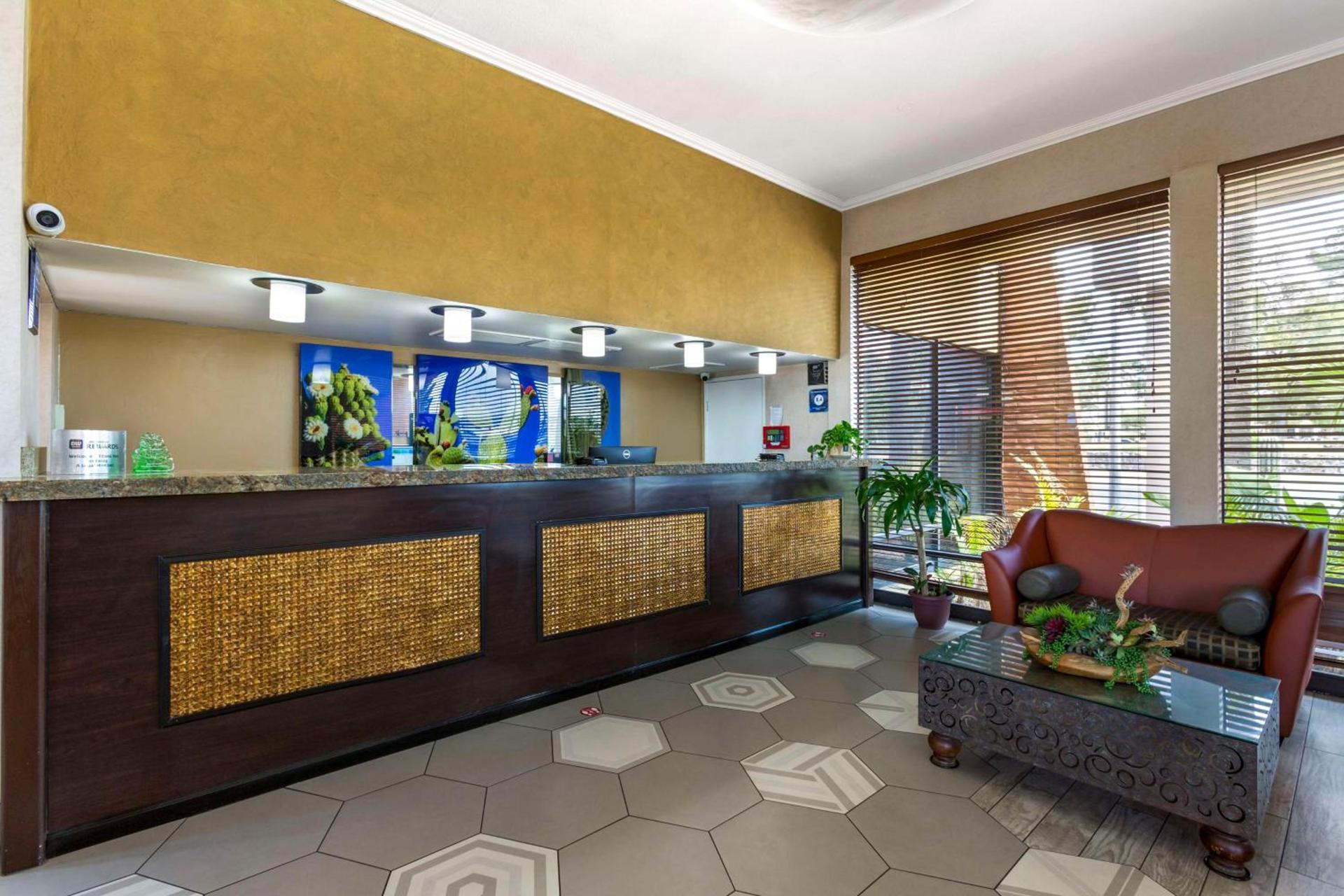 Royal Sun Hotel & Suites photo 2