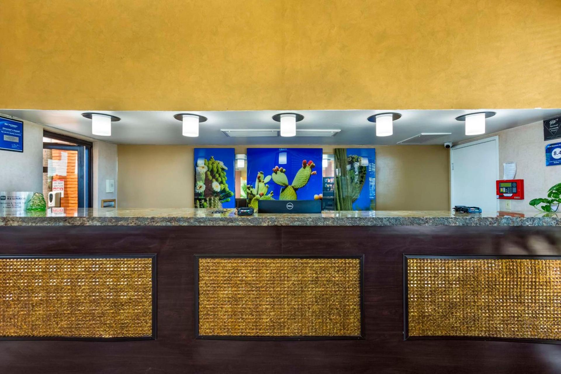 Royal Sun Hotel & Suites photo 9