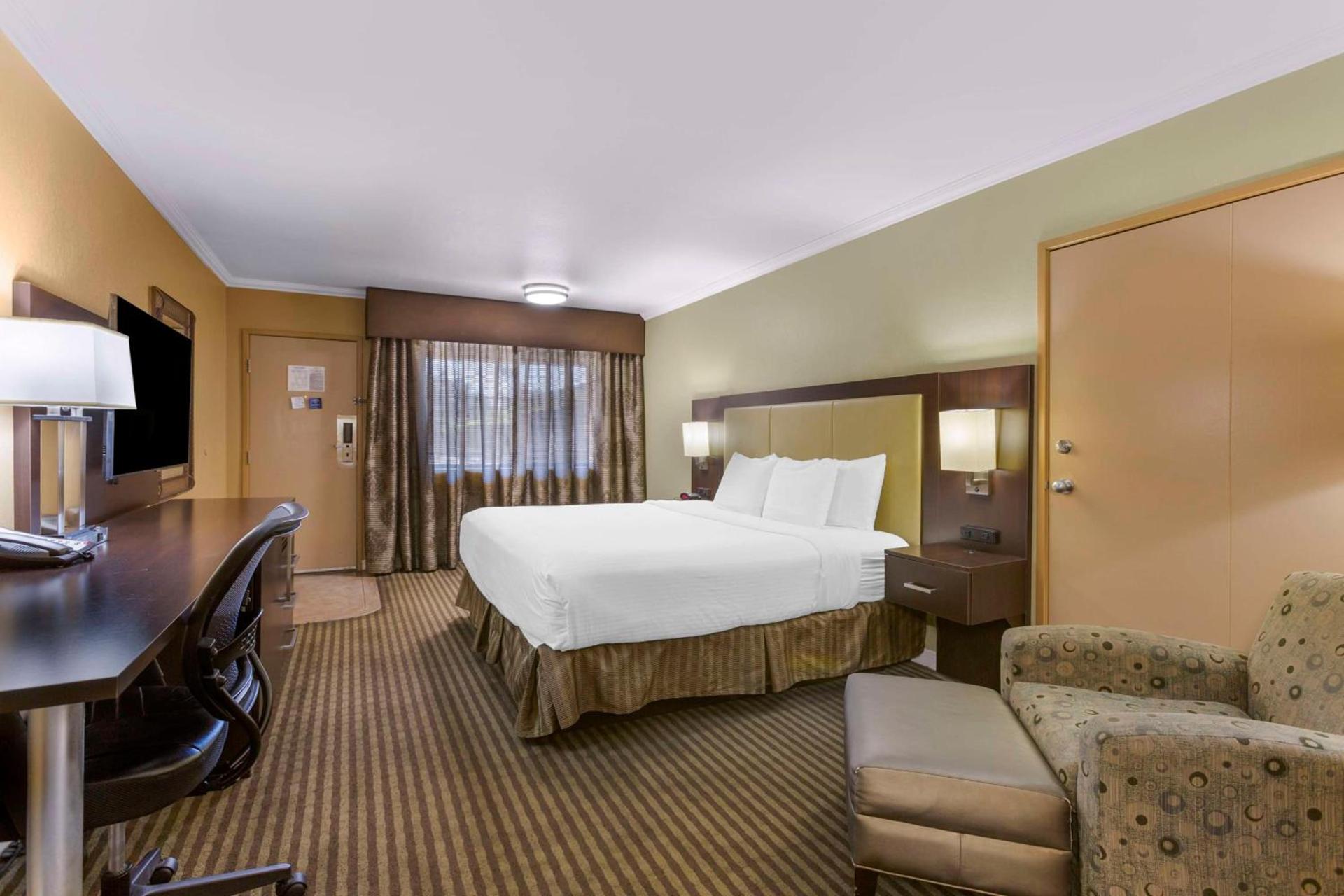 Royal Sun Hotel & Suites photo 12