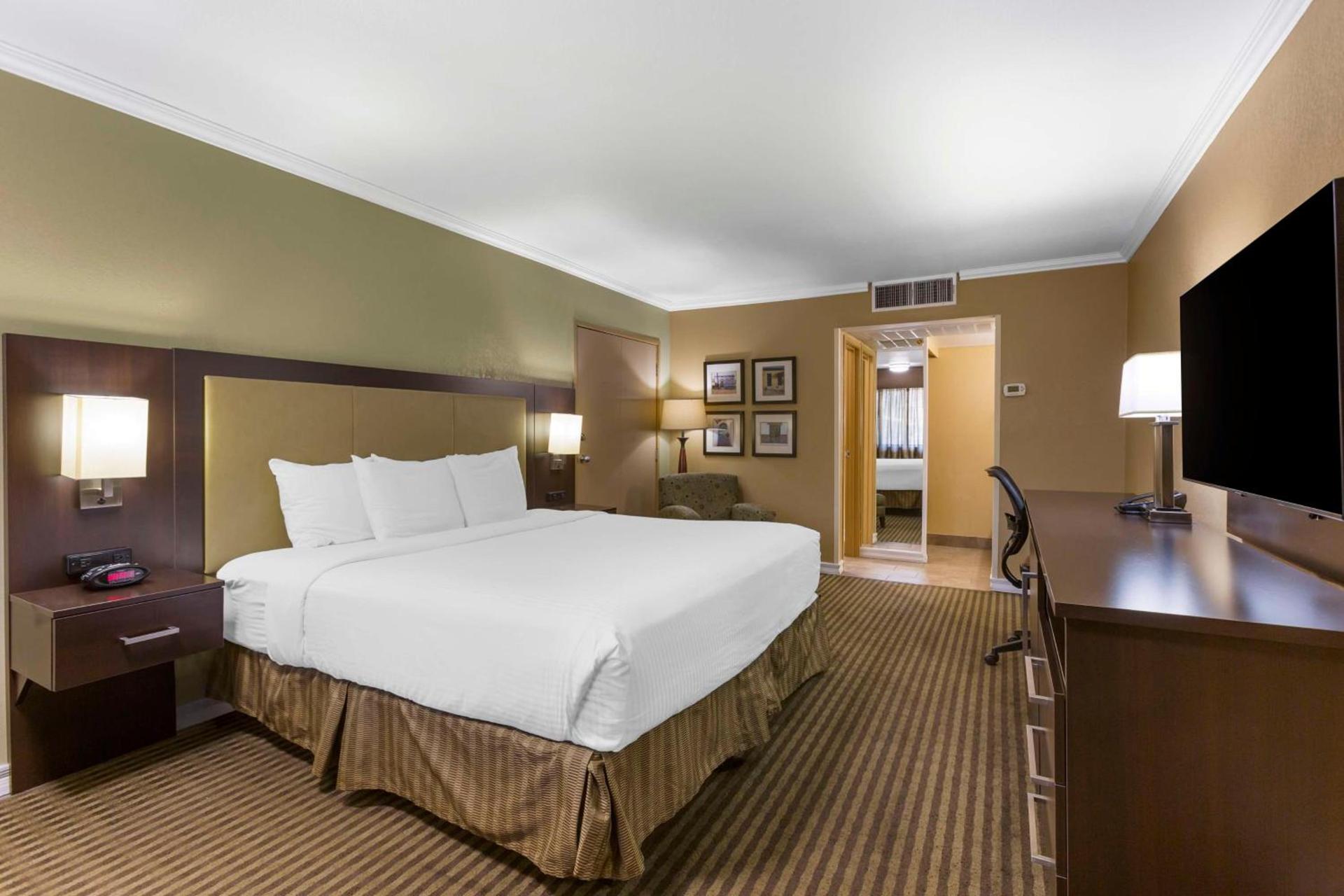 Royal Sun Hotel & Suites photo 14