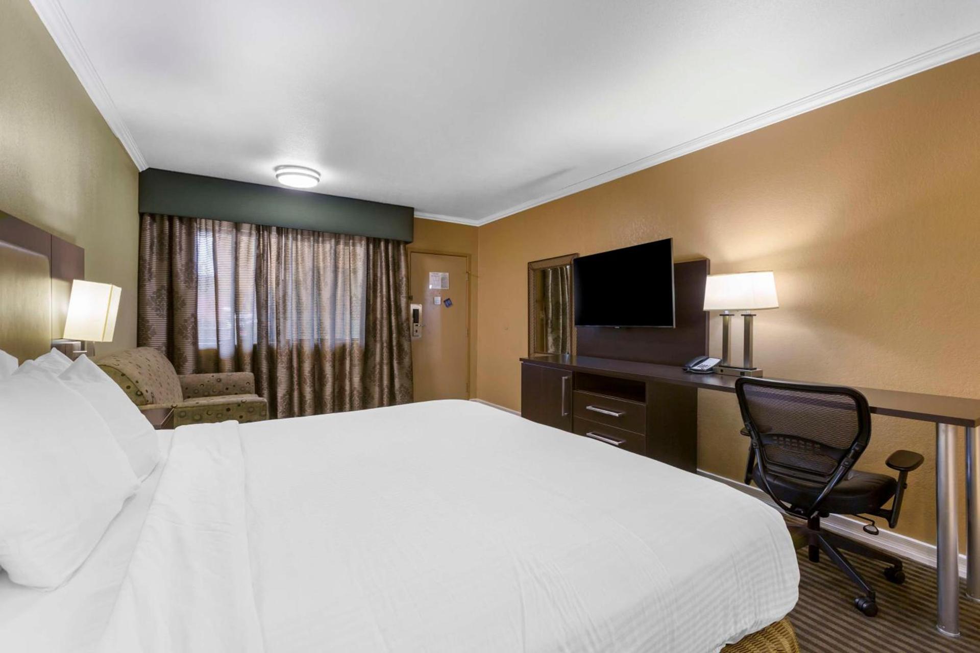 Royal Sun Hotel & Suites photo 17