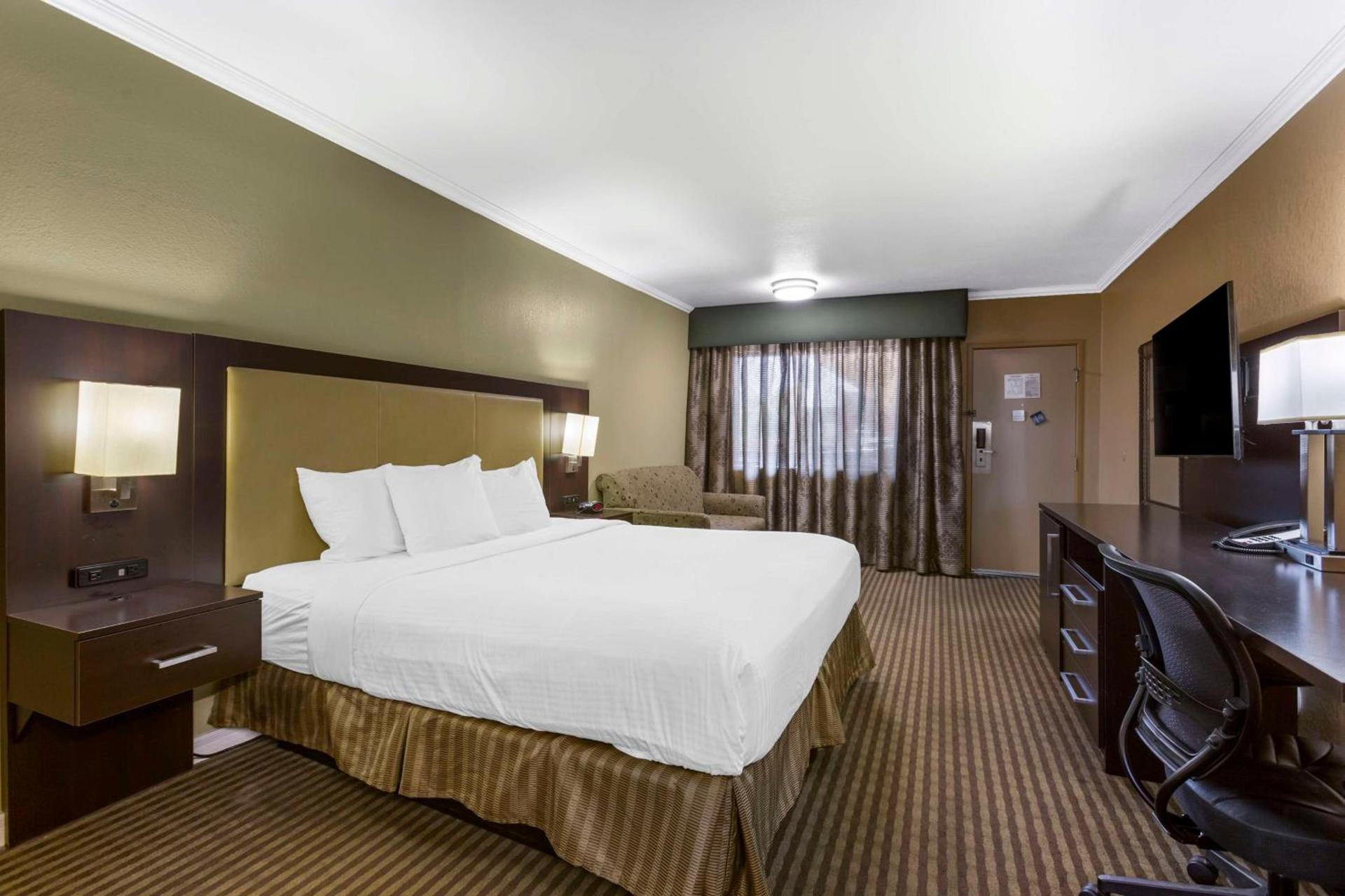 Royal Sun Hotel & Suites photo 16