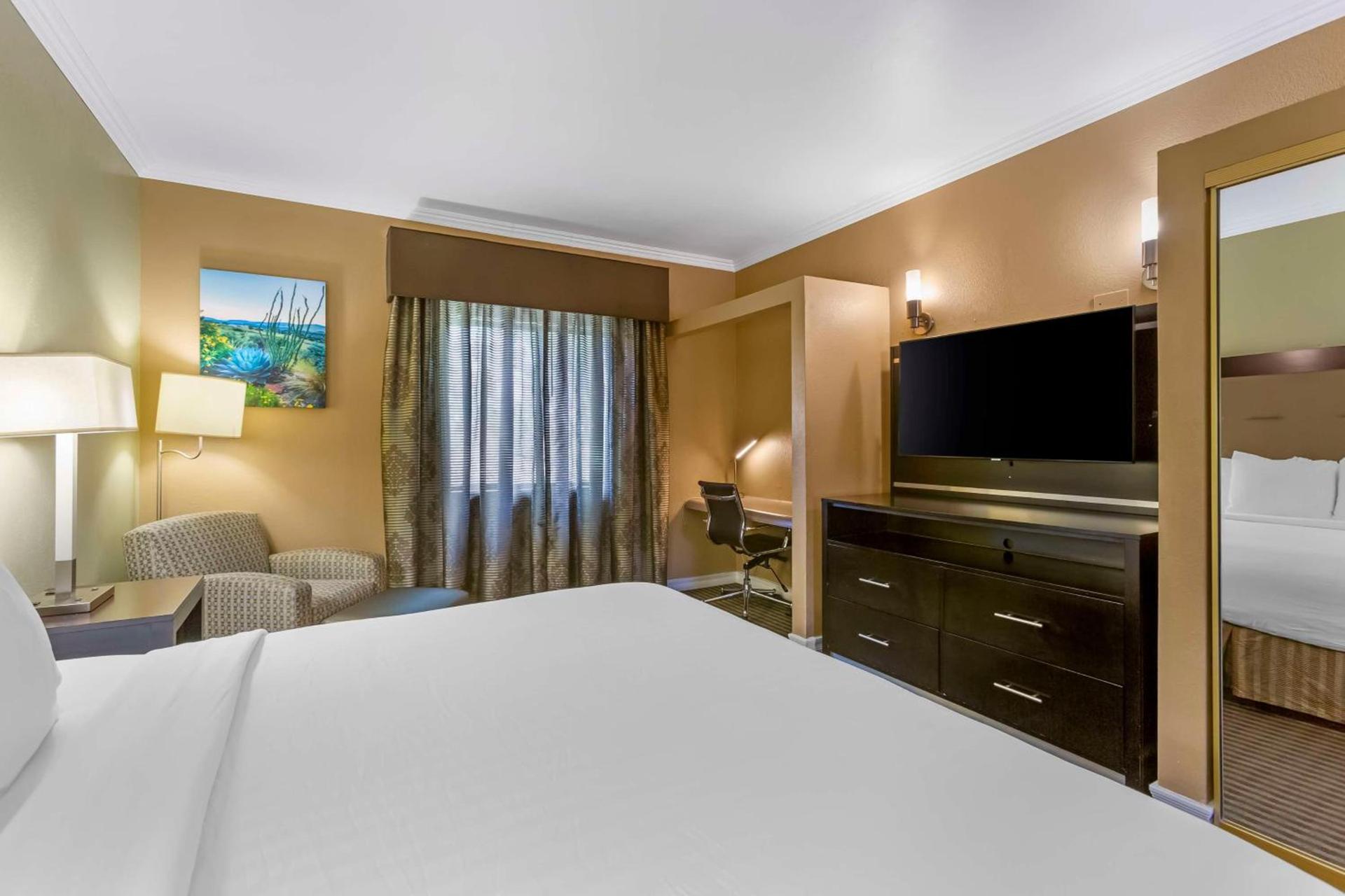 Royal Sun Hotel & Suites photo 21