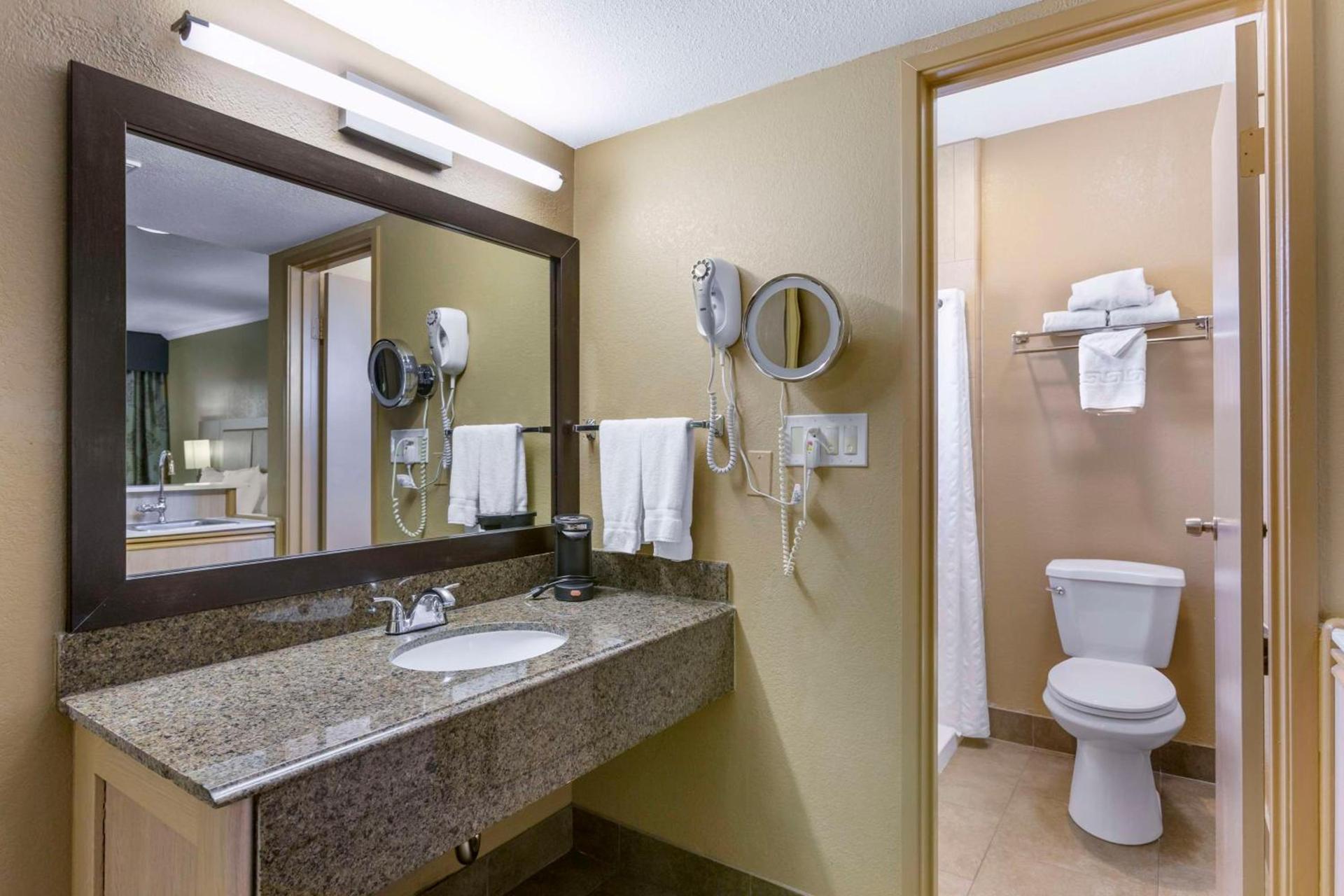 Royal Sun Hotel & Suites photo 31