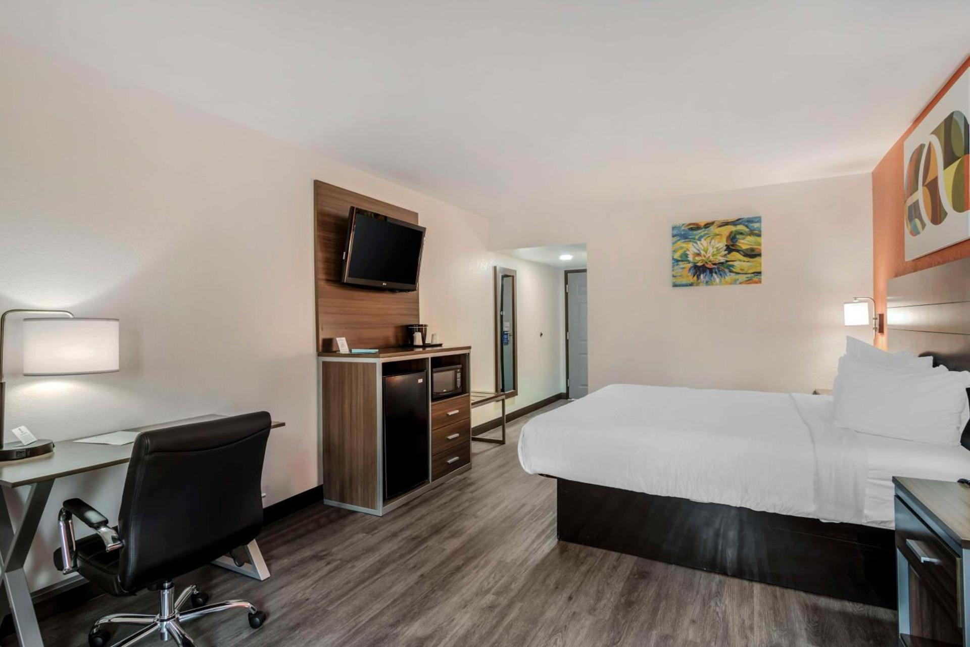 Best Western Statesville Inn photo 35