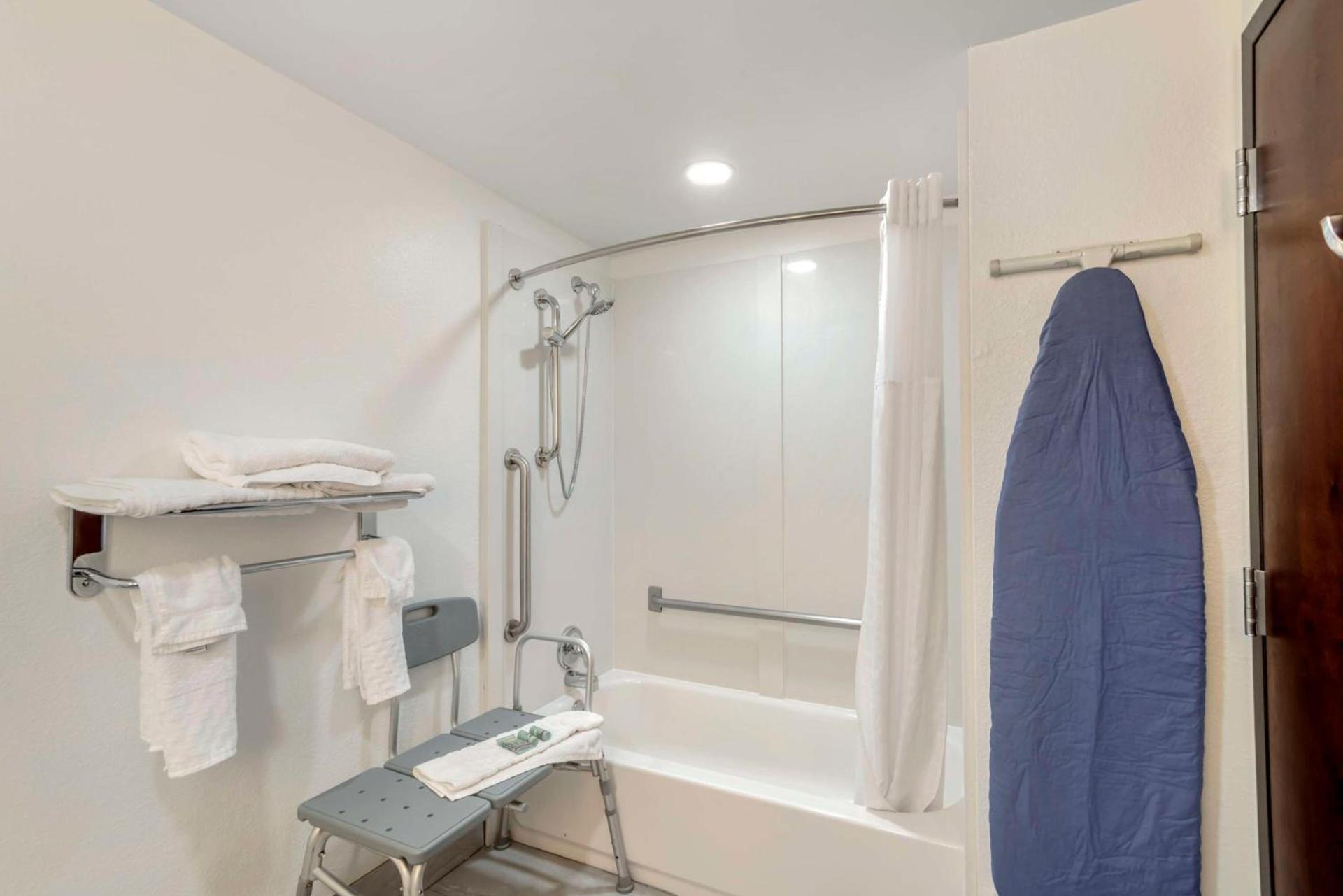 Best Western Statesville Inn photo 39